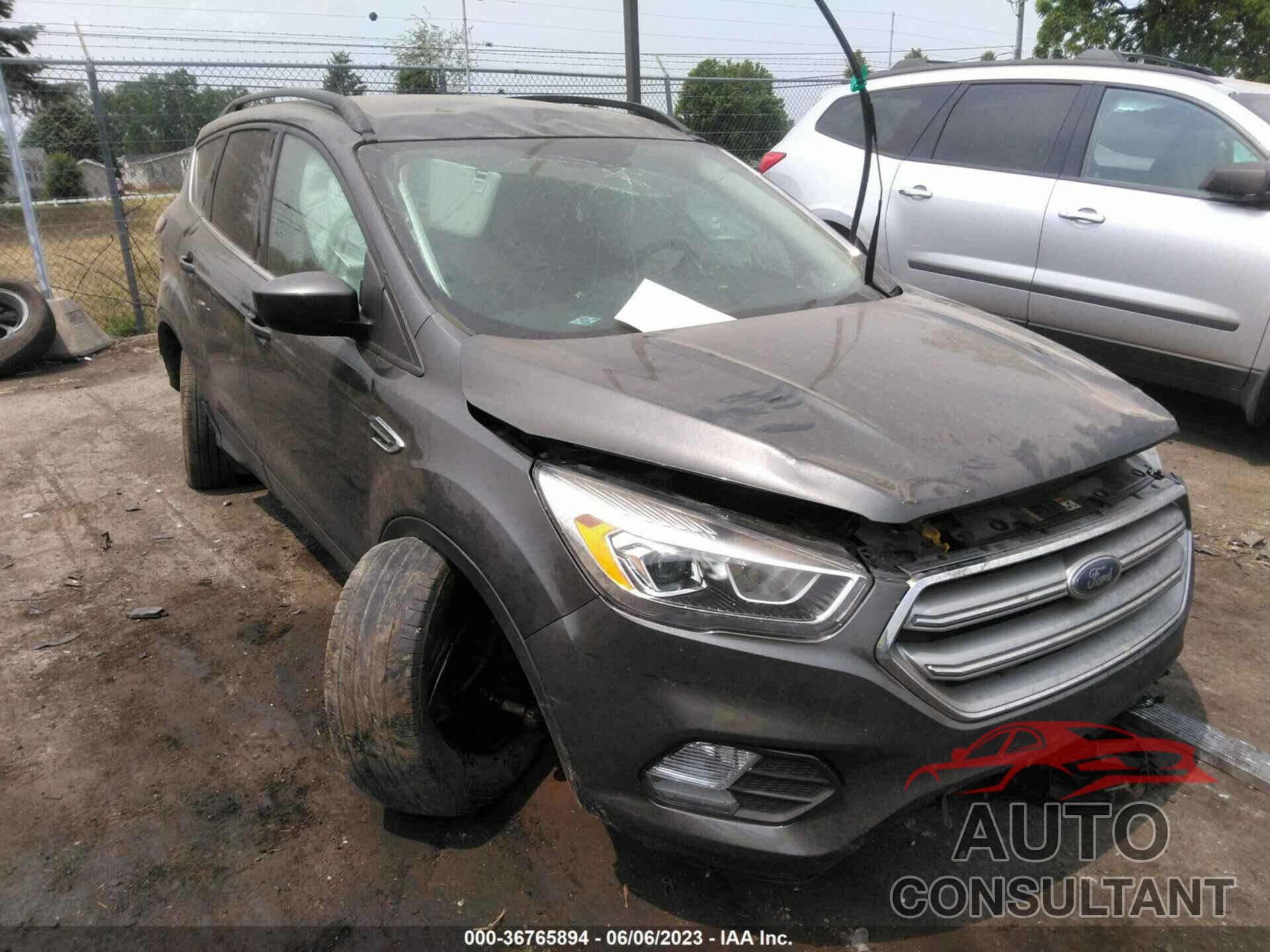 FORD ESCAPE 2017 - 1FMCU0GD4HUE92557
