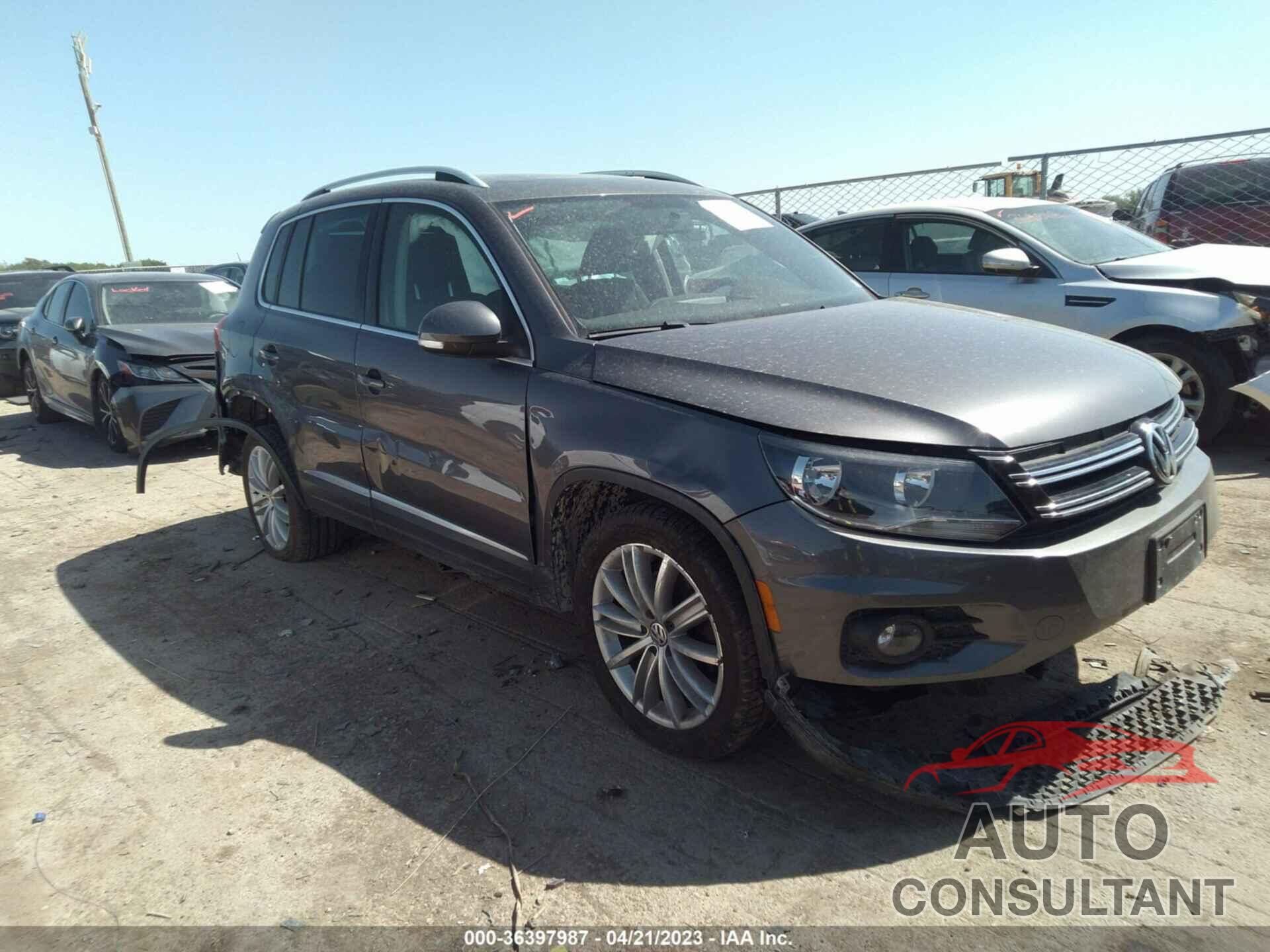 VOLKSWAGEN TIGUAN 2015 - WVGBV7AX5FW538113