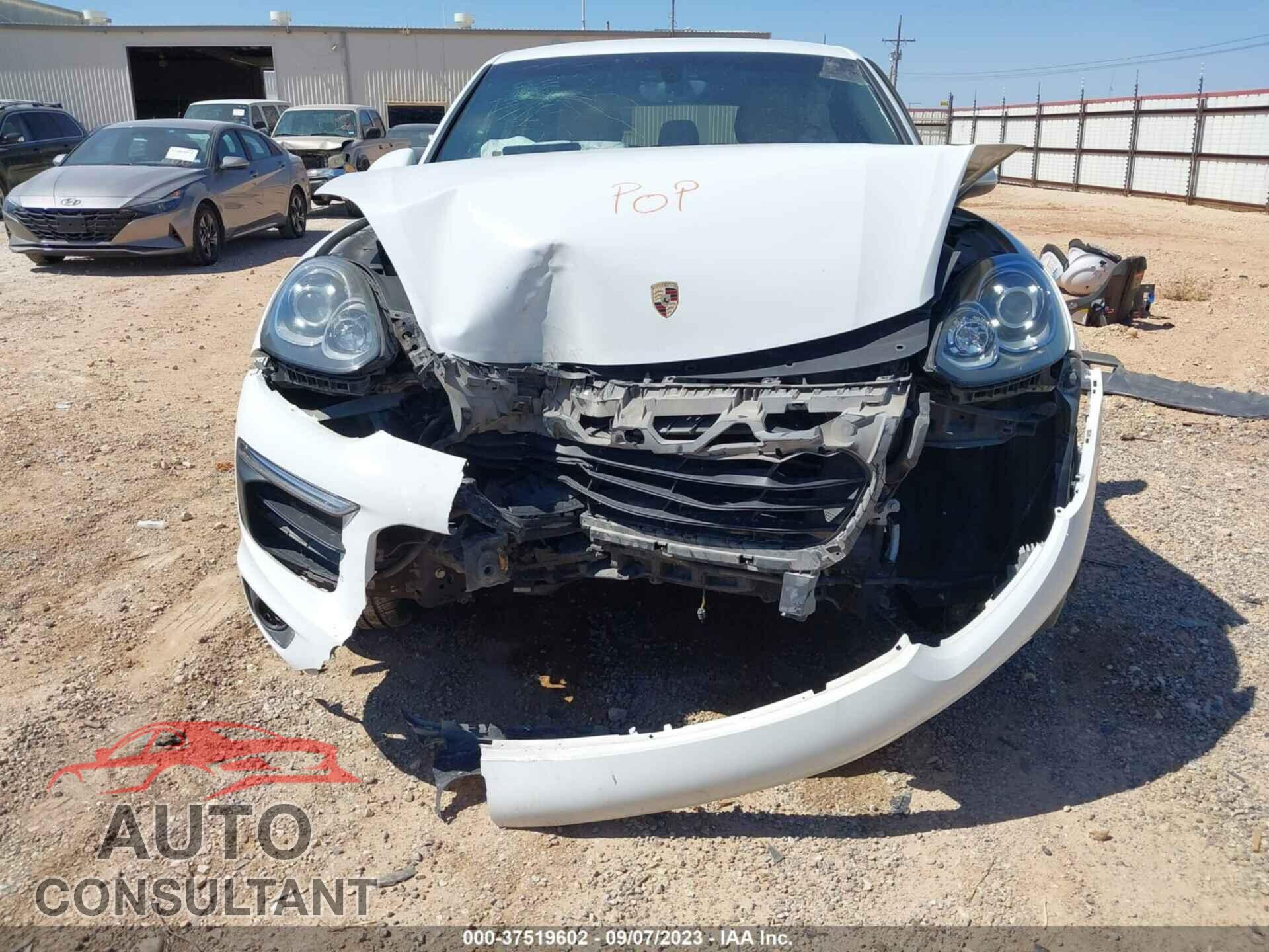 PORSCHE CAYENNE 2017 - WP1AA2A20HKA92058