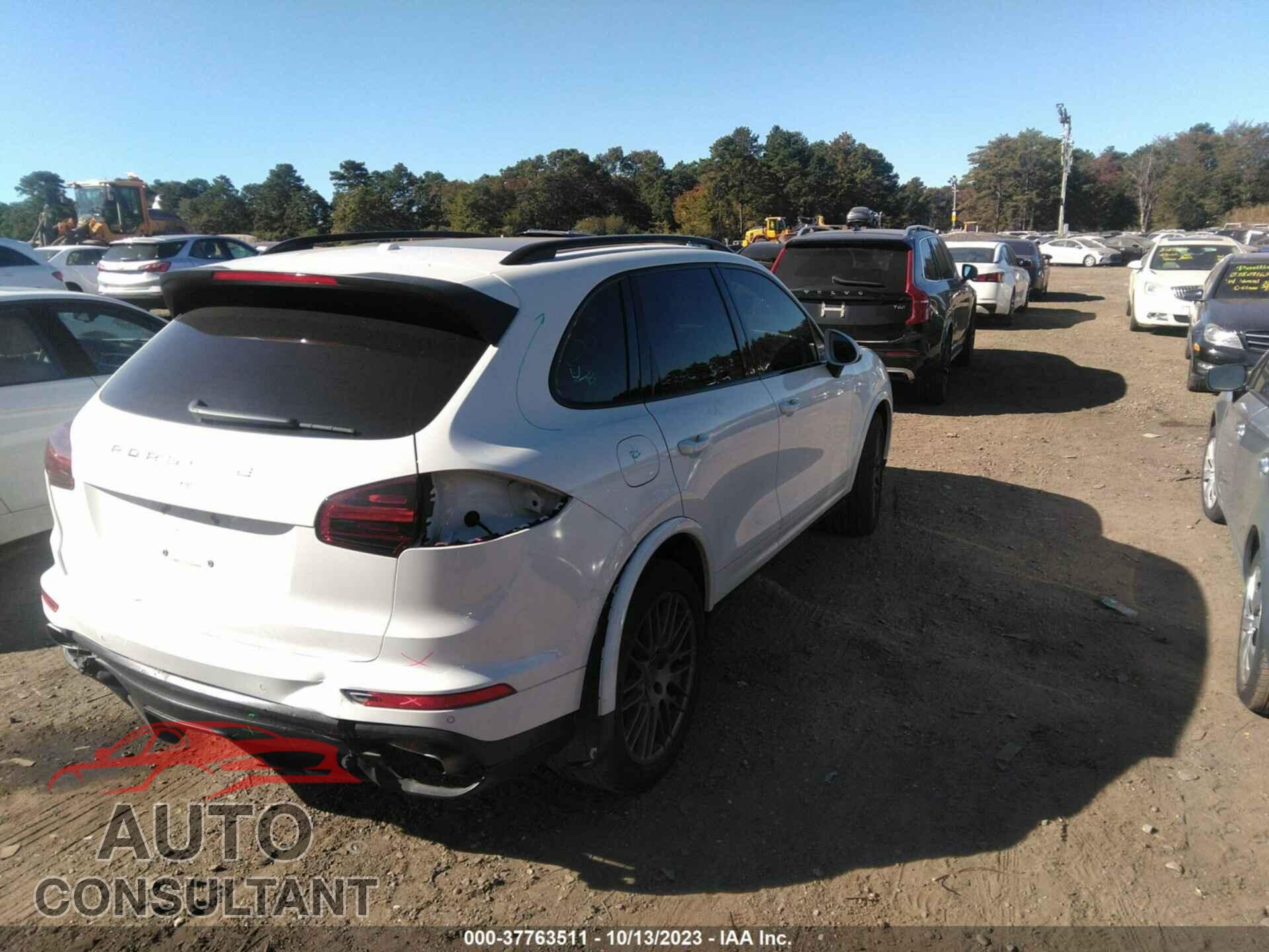 PORSCHE CAYENNE 2017 - WP1AA2A28HKA91580