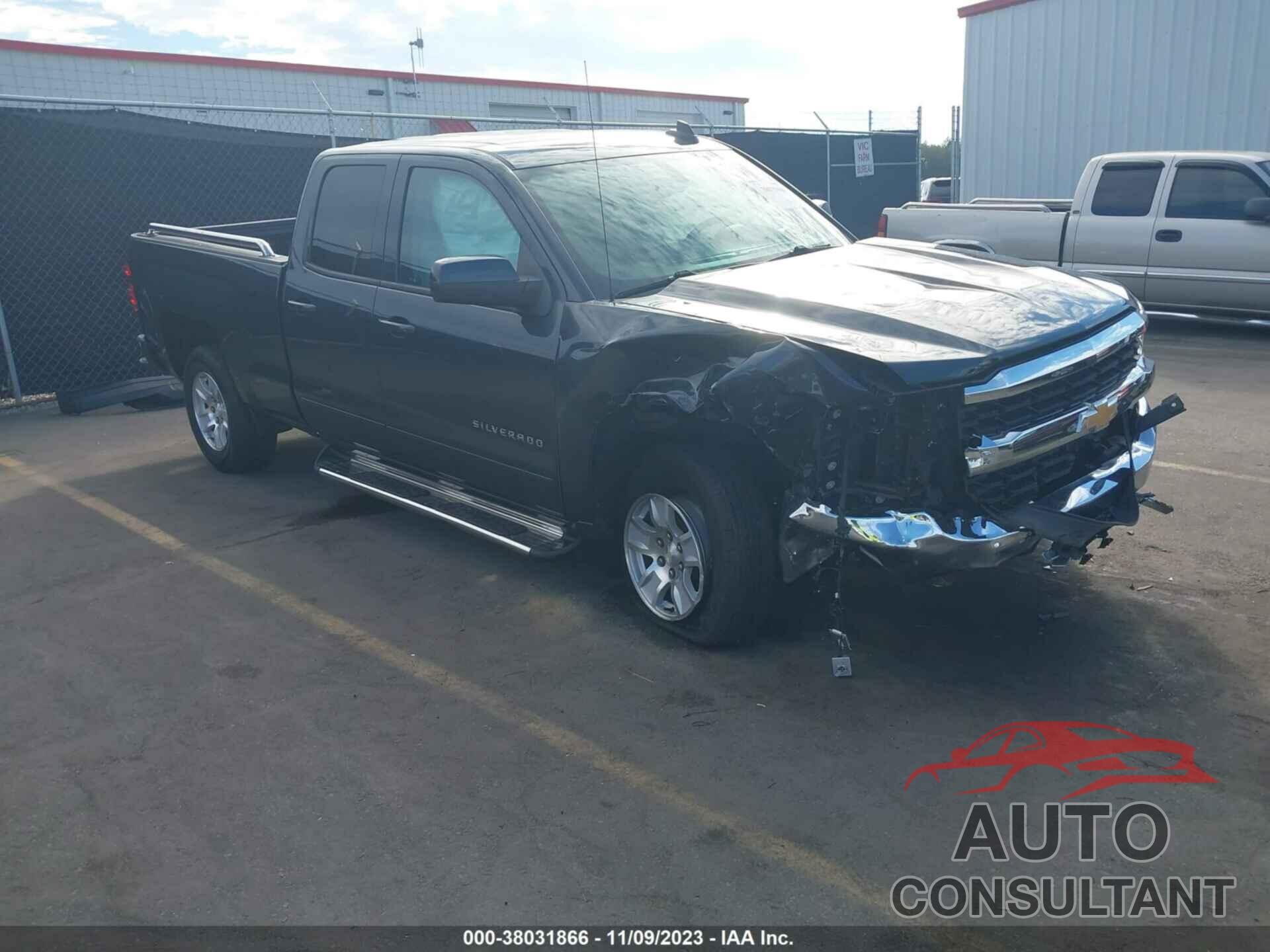 CHEVROLET SILVERADO 1500 2018 - 1GCRCREC2JZ153904