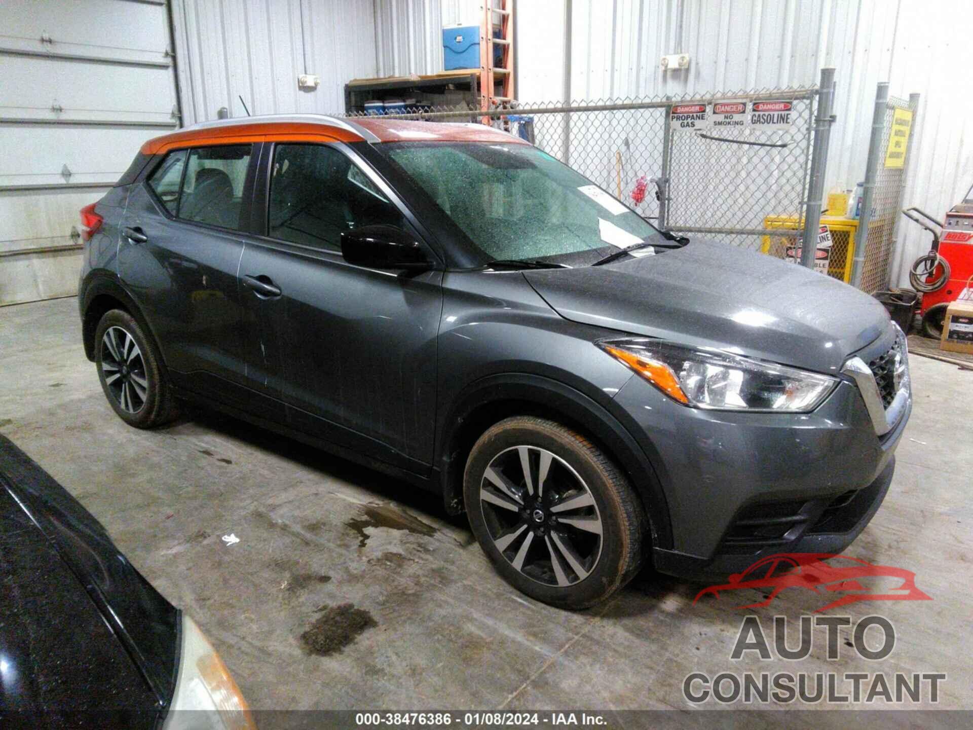 NISSAN KICKS 2018 - 3N1CP5CU0JL534093