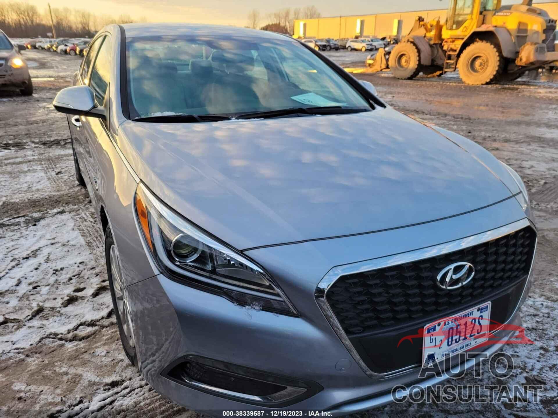 HYUNDAI SONATA 2017 - KMHE24L14HA046816