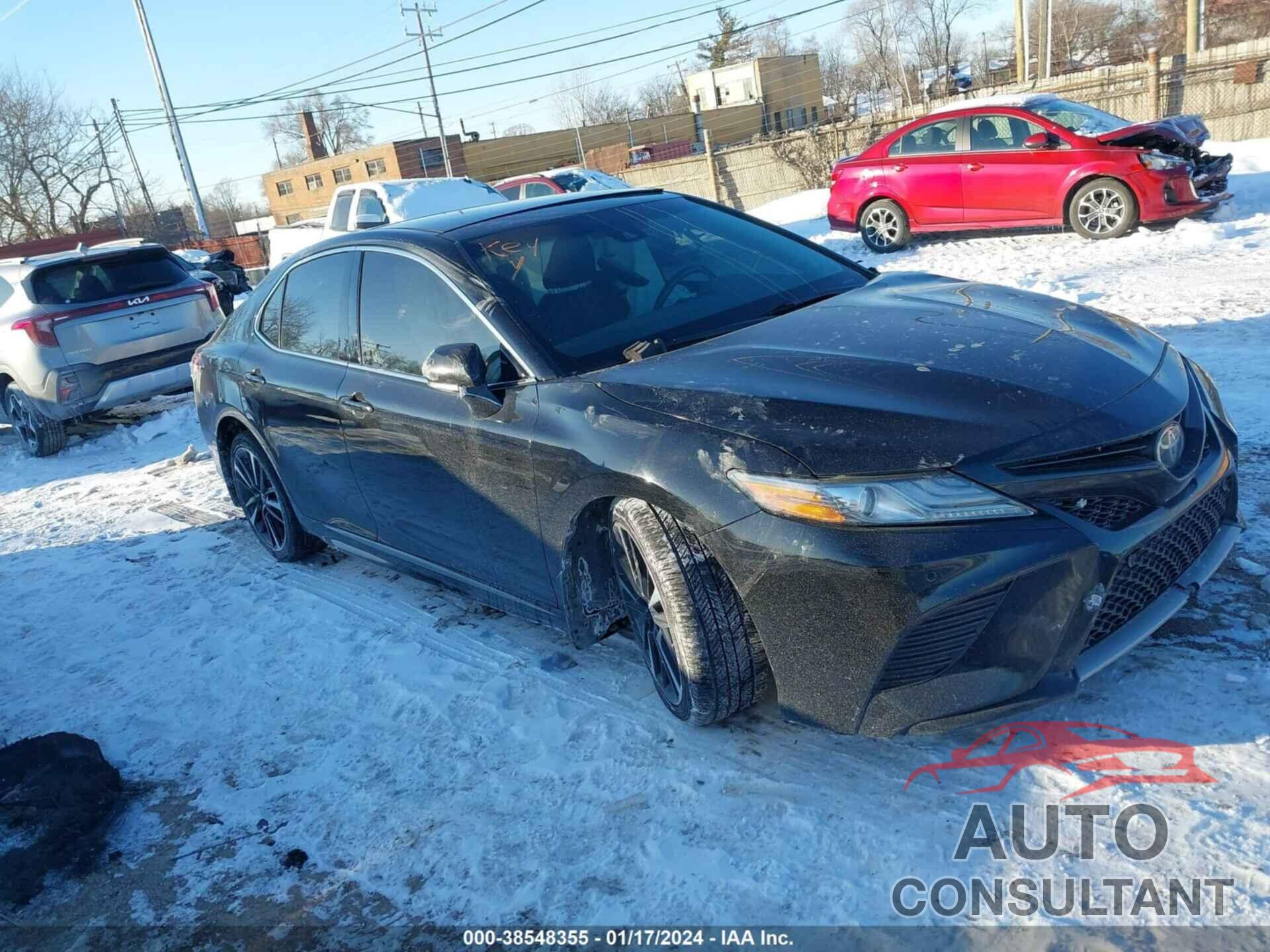 TOYOTA CAMRY 2018 - 4T1B61HK5JU126945
