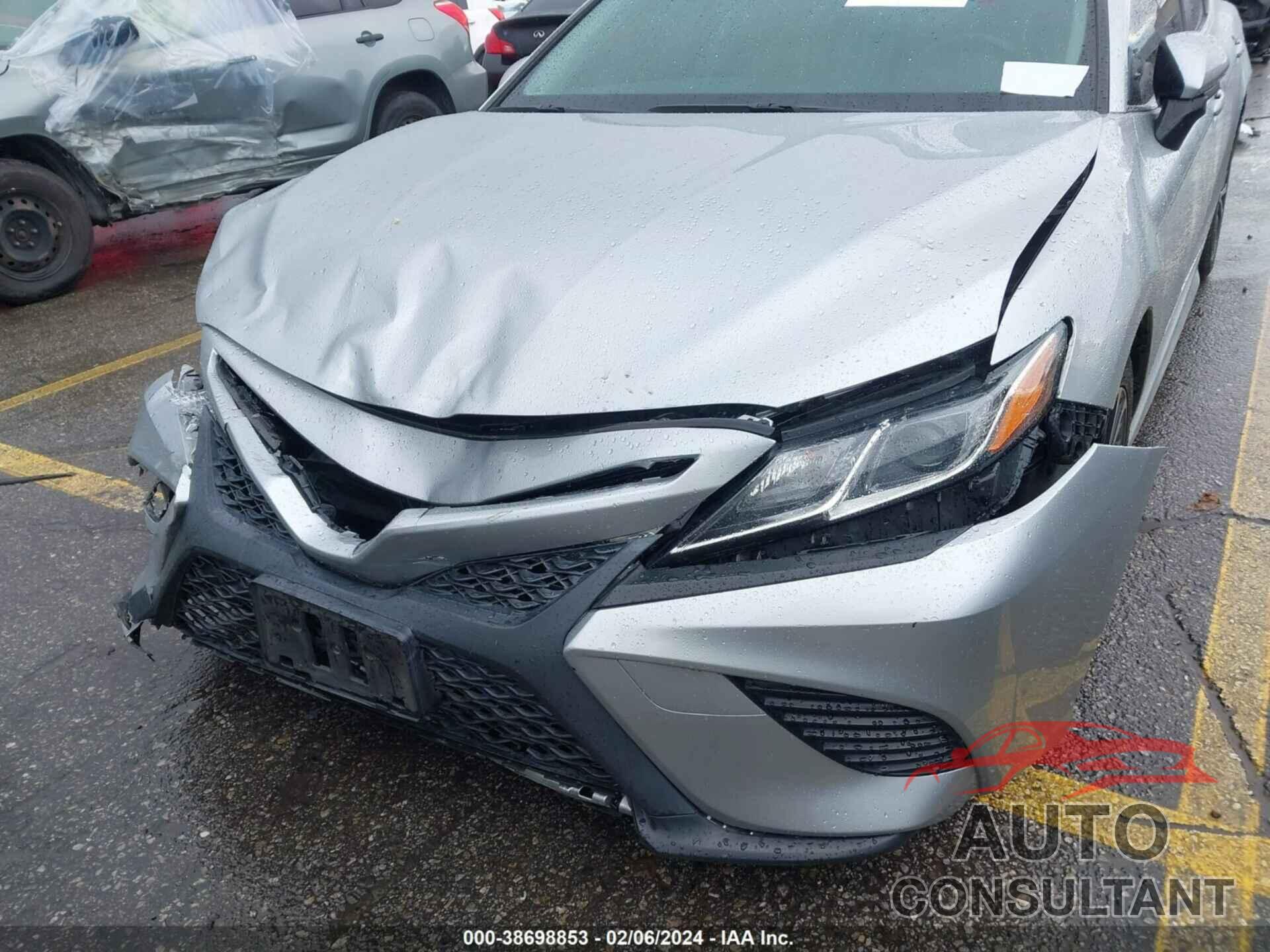 TOYOTA CAMRY 2018 - JTNB11HK8J3039819