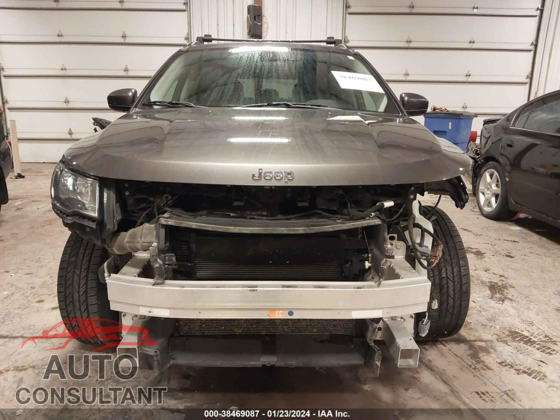 JEEP COMPASS 2018 - 3C4NJDBB8JT131495