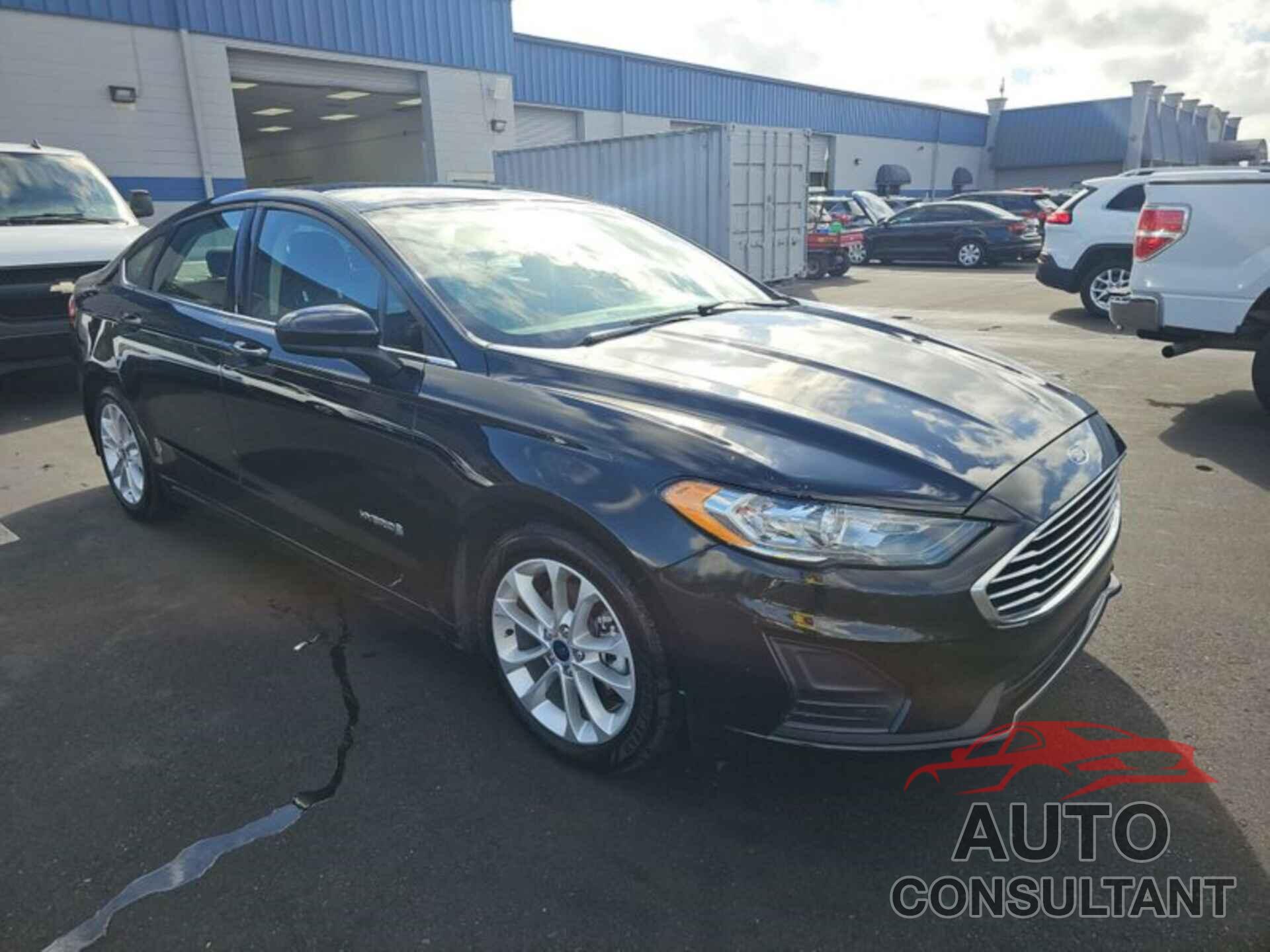 FORD FUSION HYBRID 2019 - 3FA6P0LU2KR255648