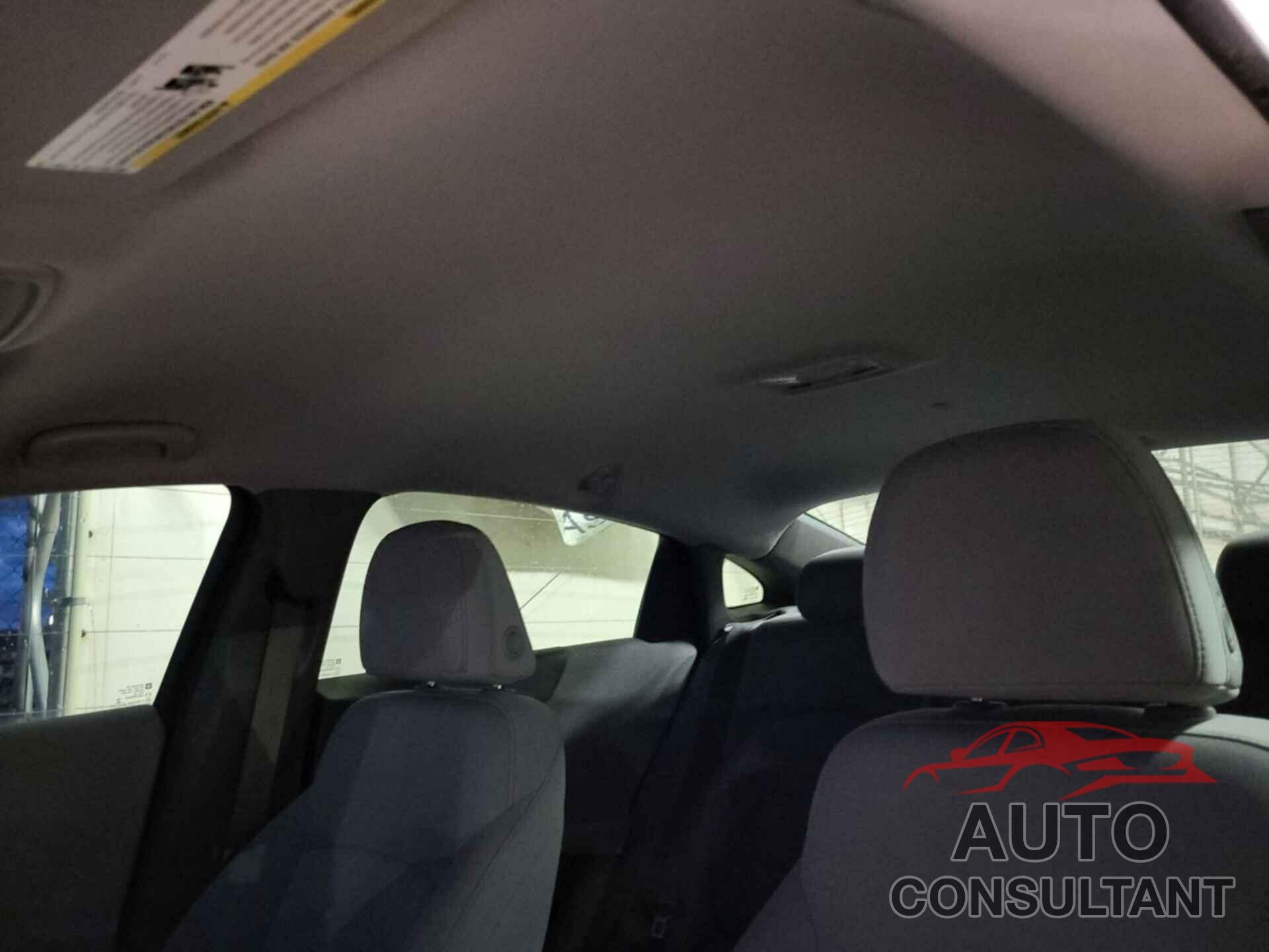 CHEVROLET MALIBU 2018 - 1G1ZD5ST2JF157729