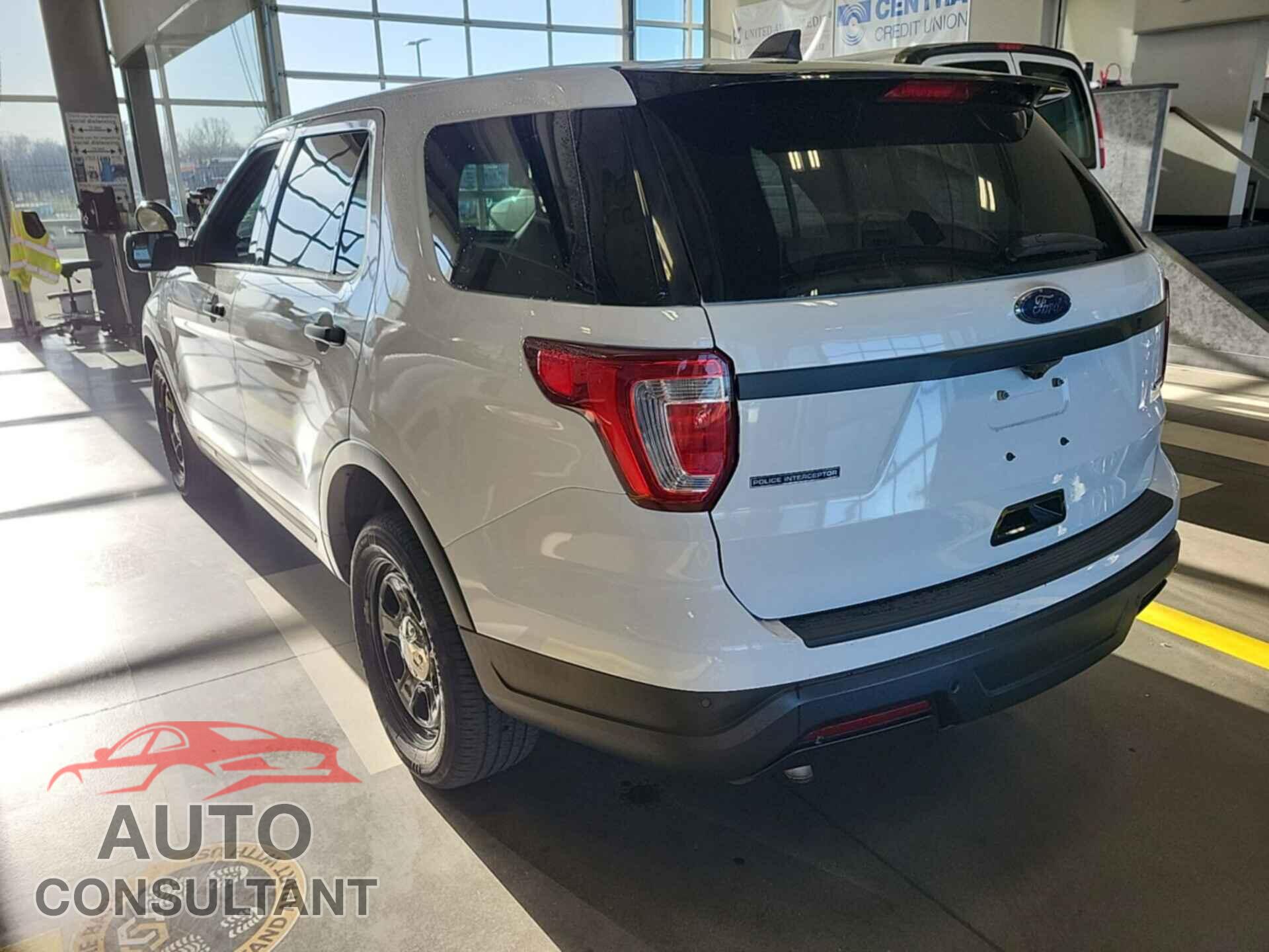 FORD POLICE INTERCEPTOR UTILITY 2018 - 1FM5K8AR0JGB34880