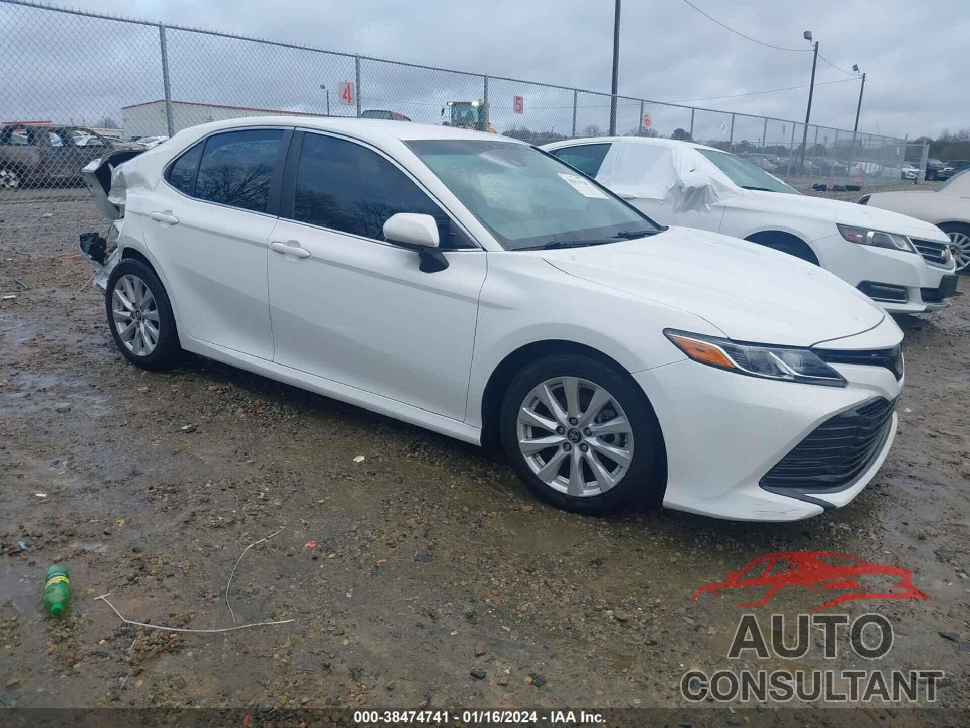 TOYOTA CAMRY 2018 - 4T1B11HK8JU647284