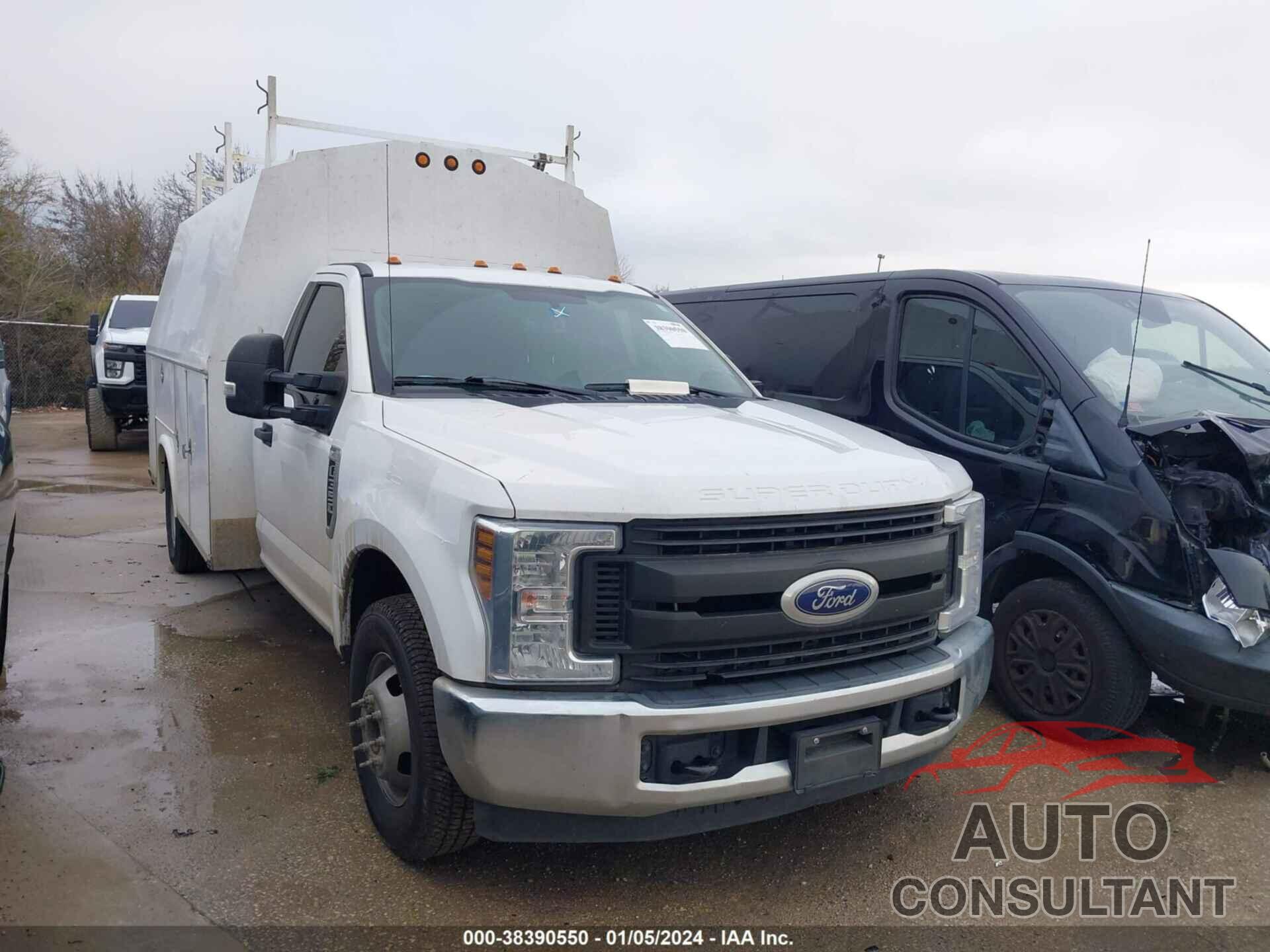 FORD F-350 CHASSIS 2019 - 1FDRF3G63KEE90744