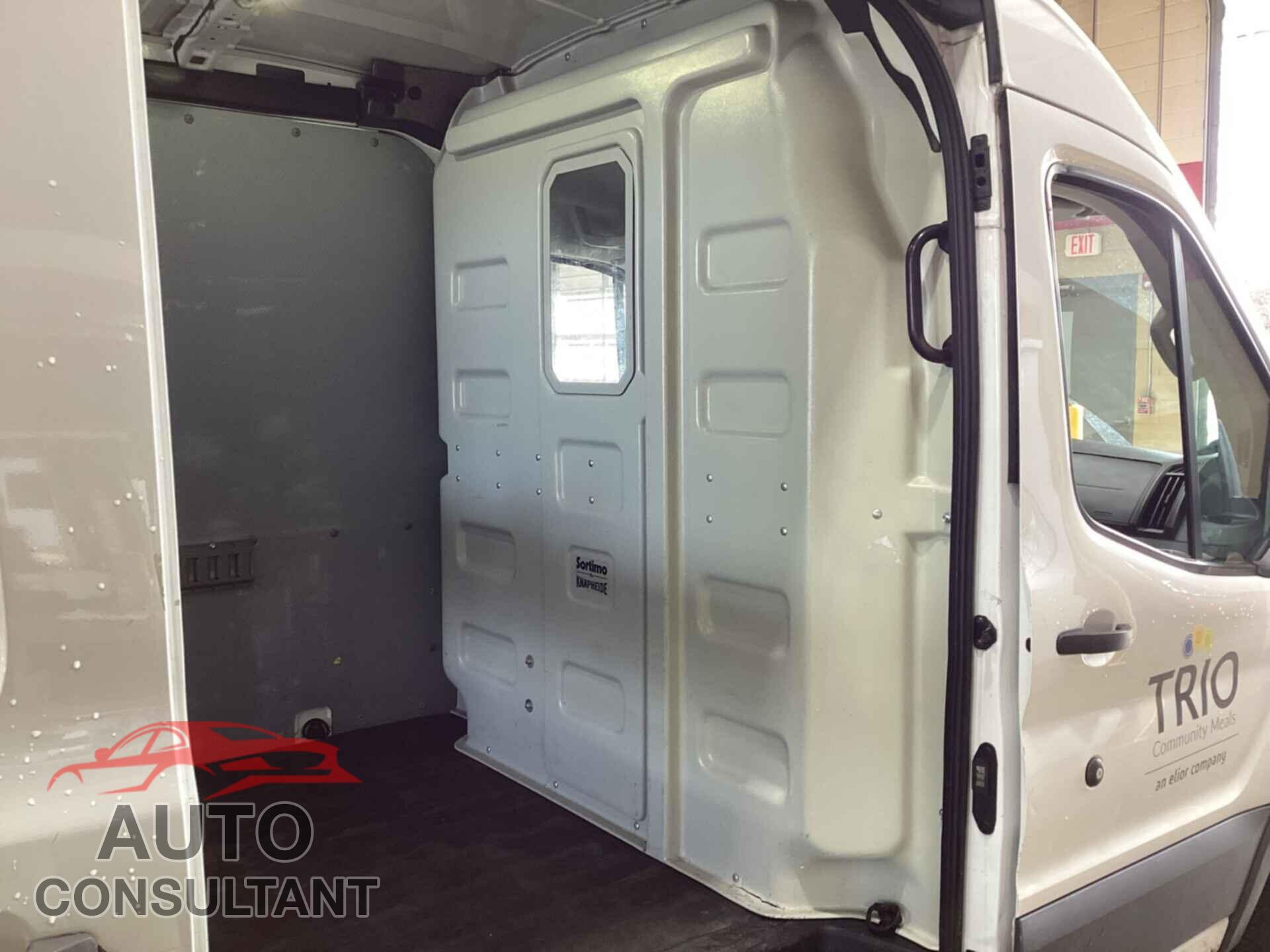 FORD TRANSIT 2017 - 1FTYR2CM4HKA15846