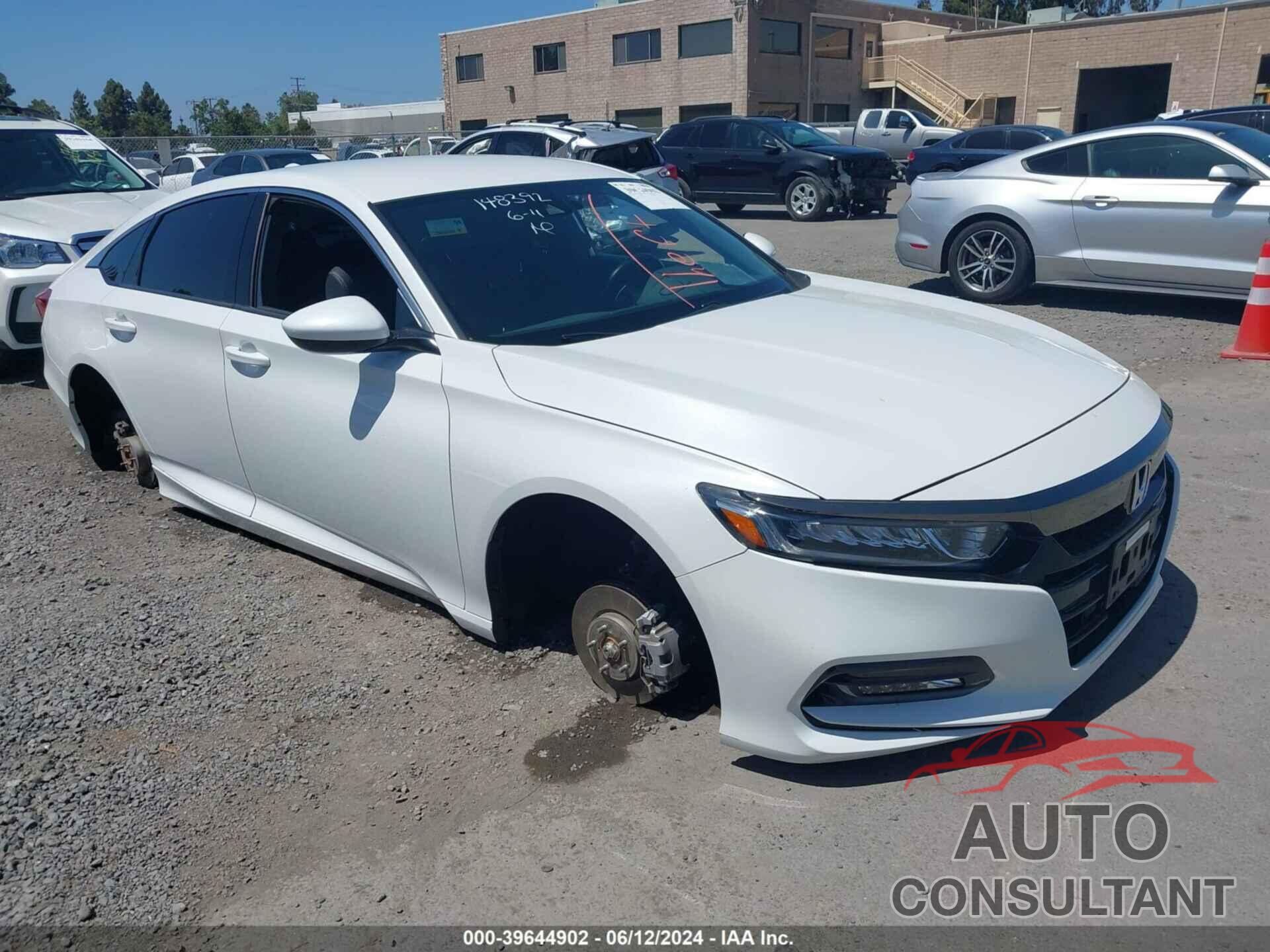 HONDA ACCORD 2018 - 1HGCV1F34JA027835