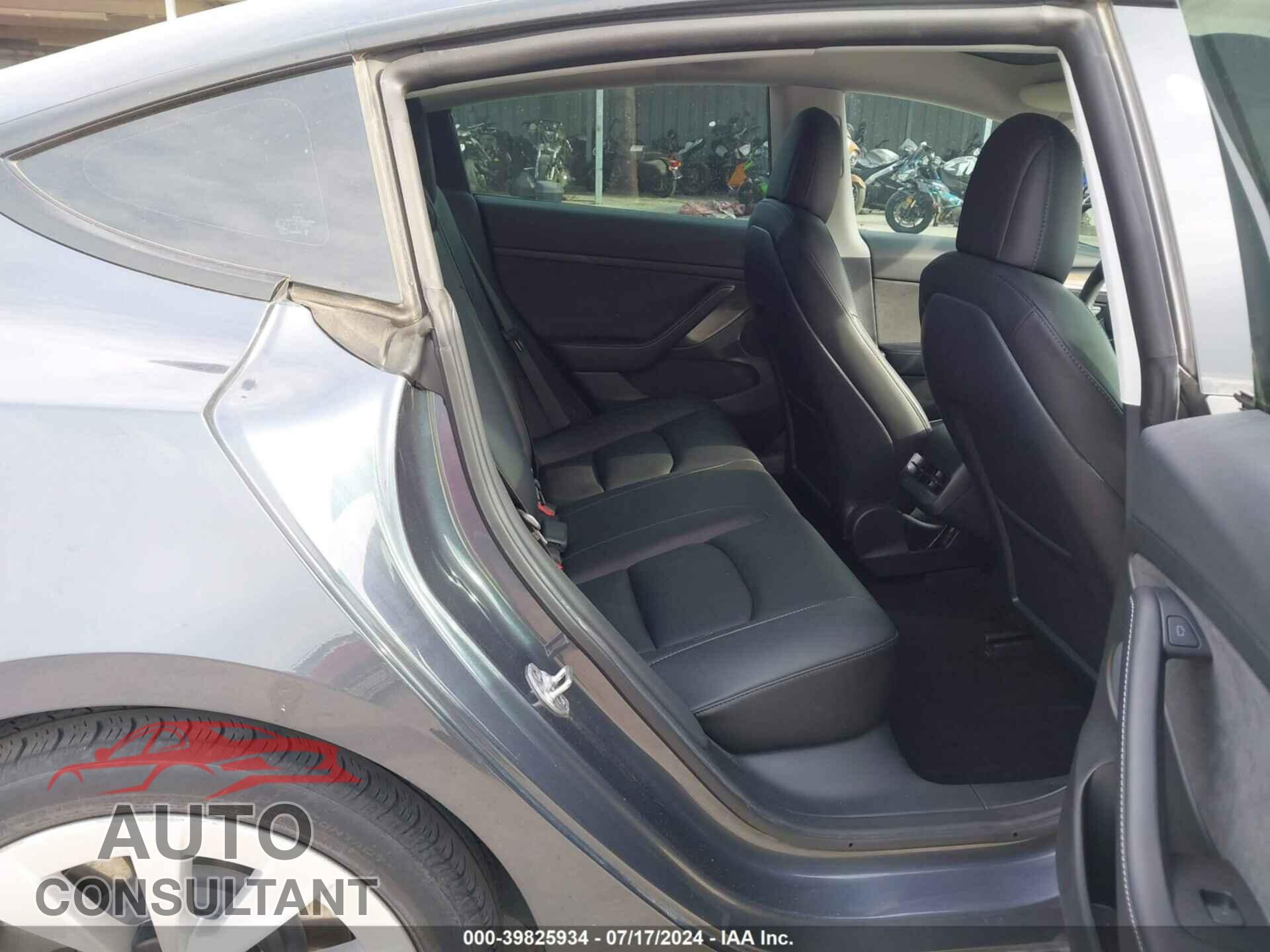 TESLA MODEL 3 2022 - 5YJ3E1EA2NF241122