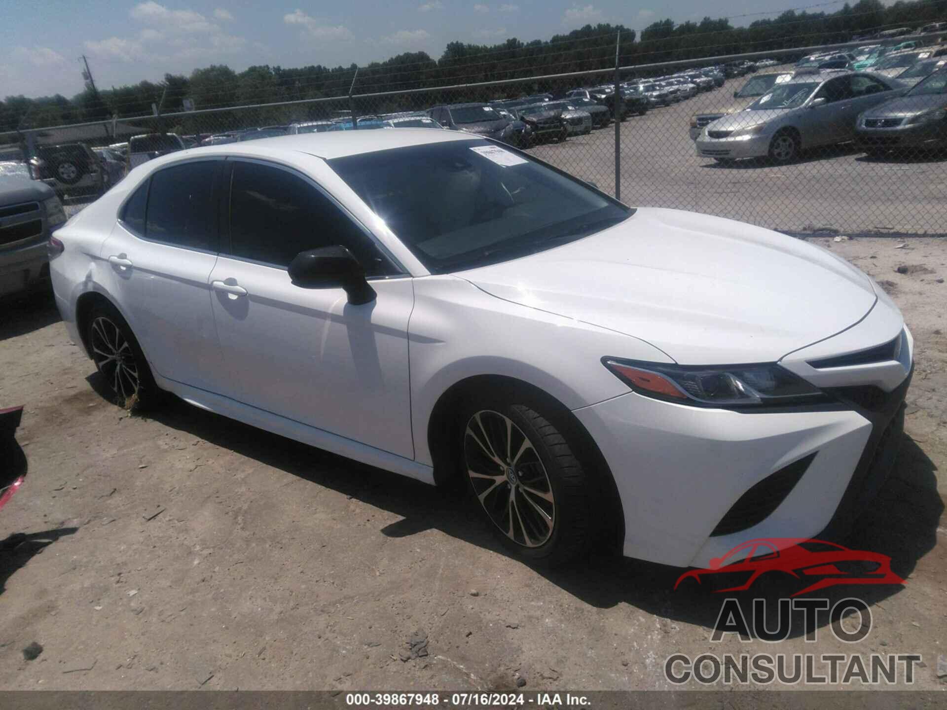 TOYOTA CAMRY 2018 - 4T1B11HK8JU089596