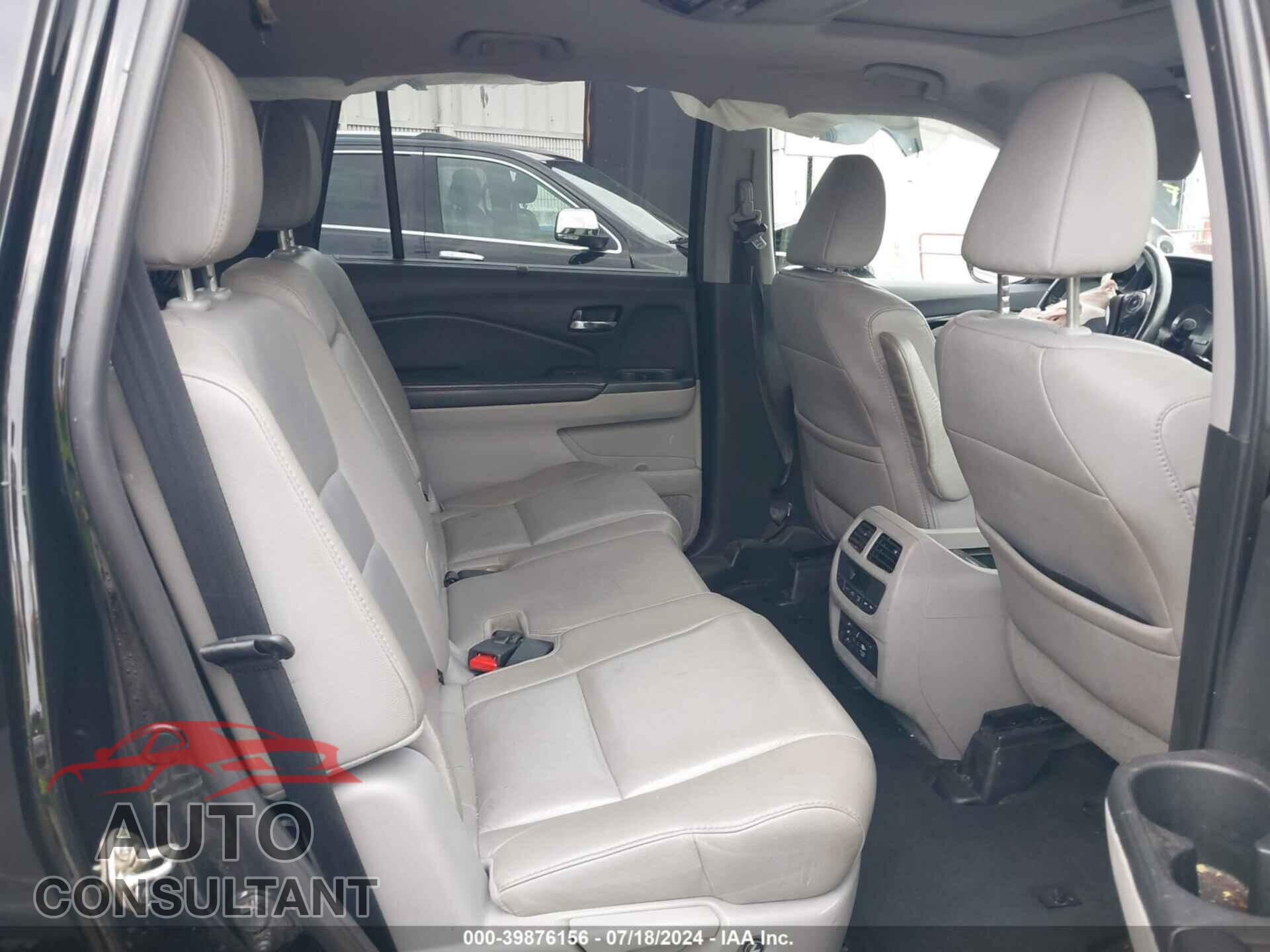 HONDA PILOT 2017 - 5FNYF6H96HB024341