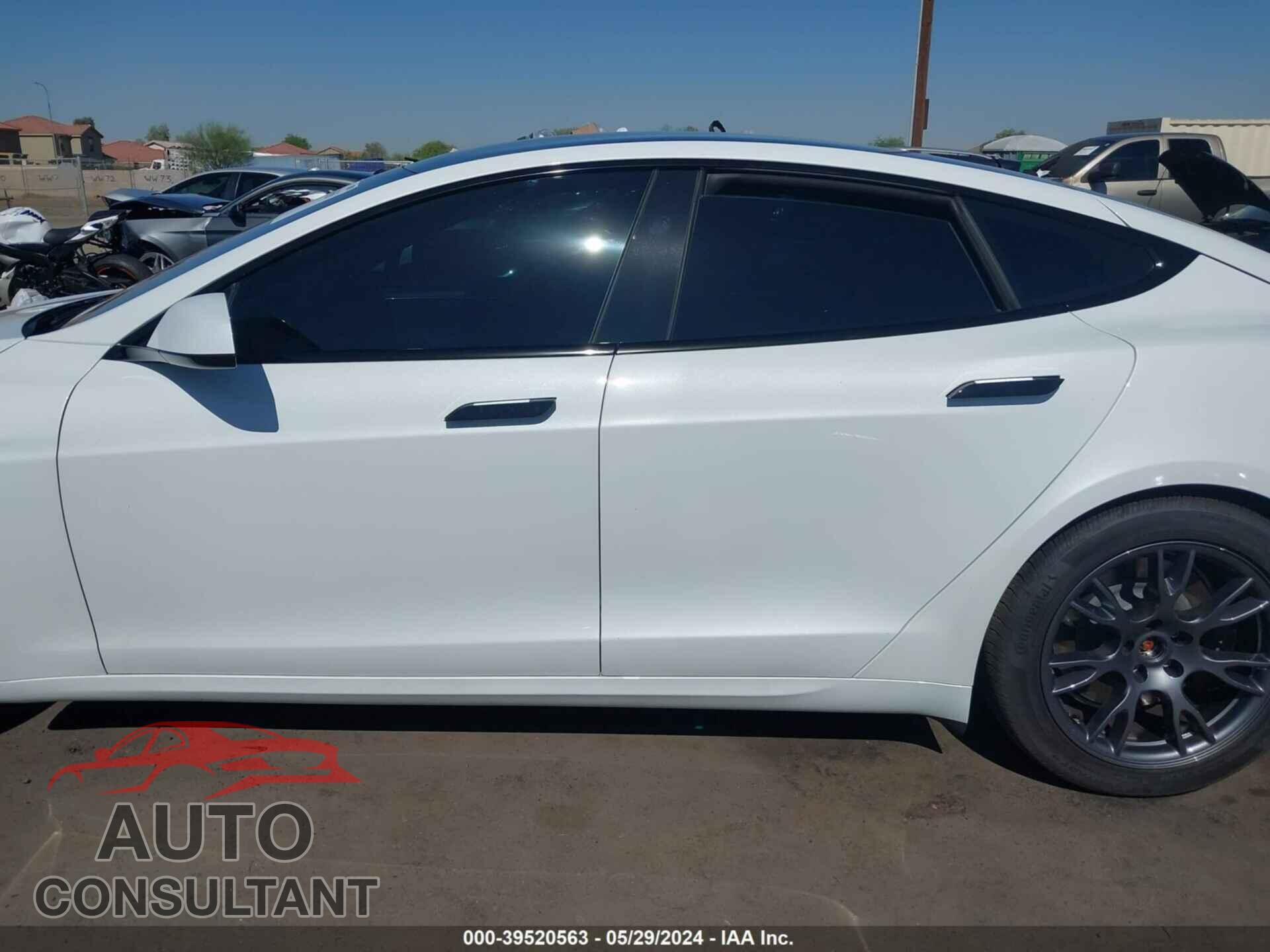 TESLA MODEL S 2023 - 5YJSA1E52PF526190