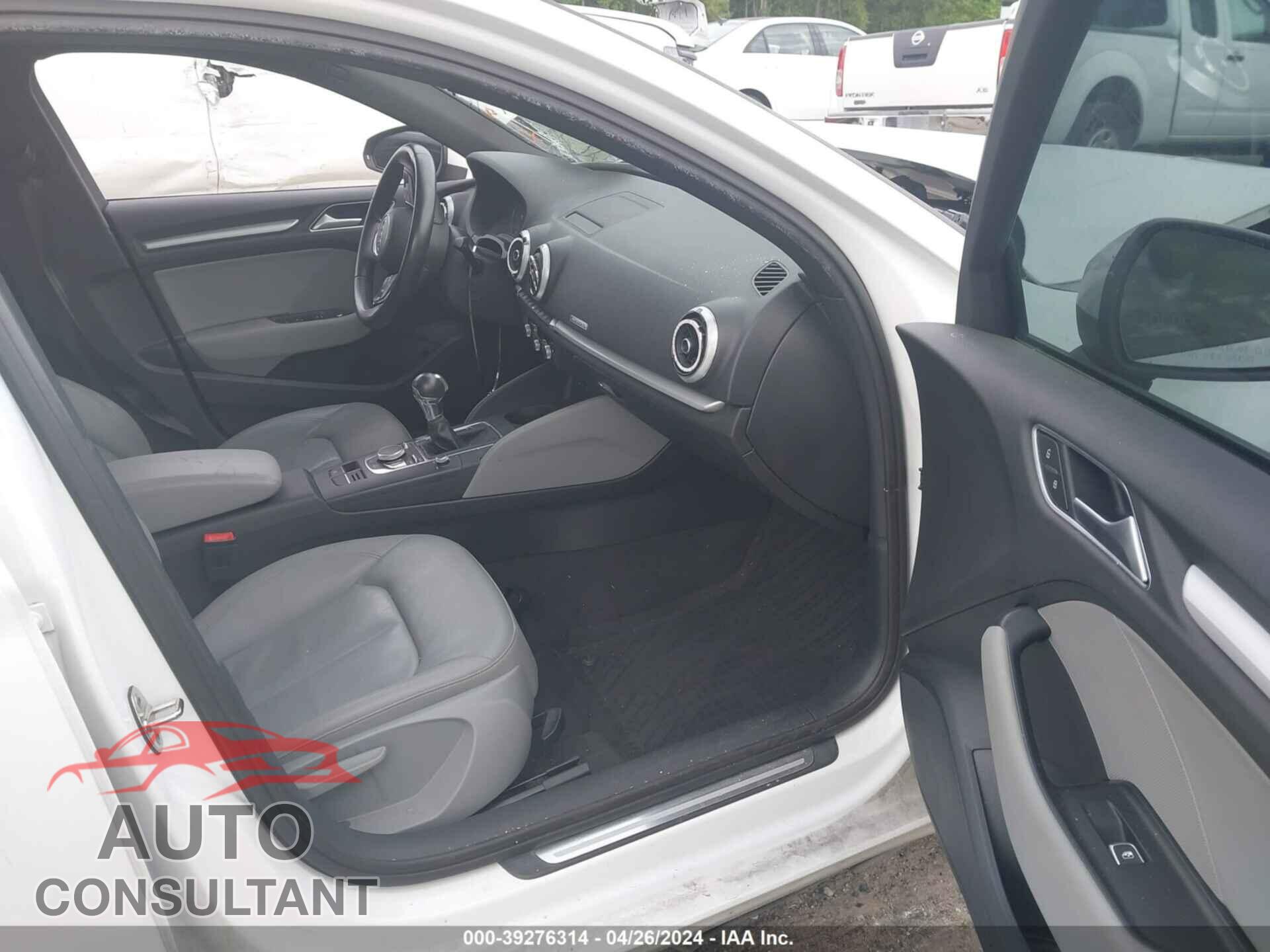 AUDI A3 2017 - WAUB8GFF7H1051925