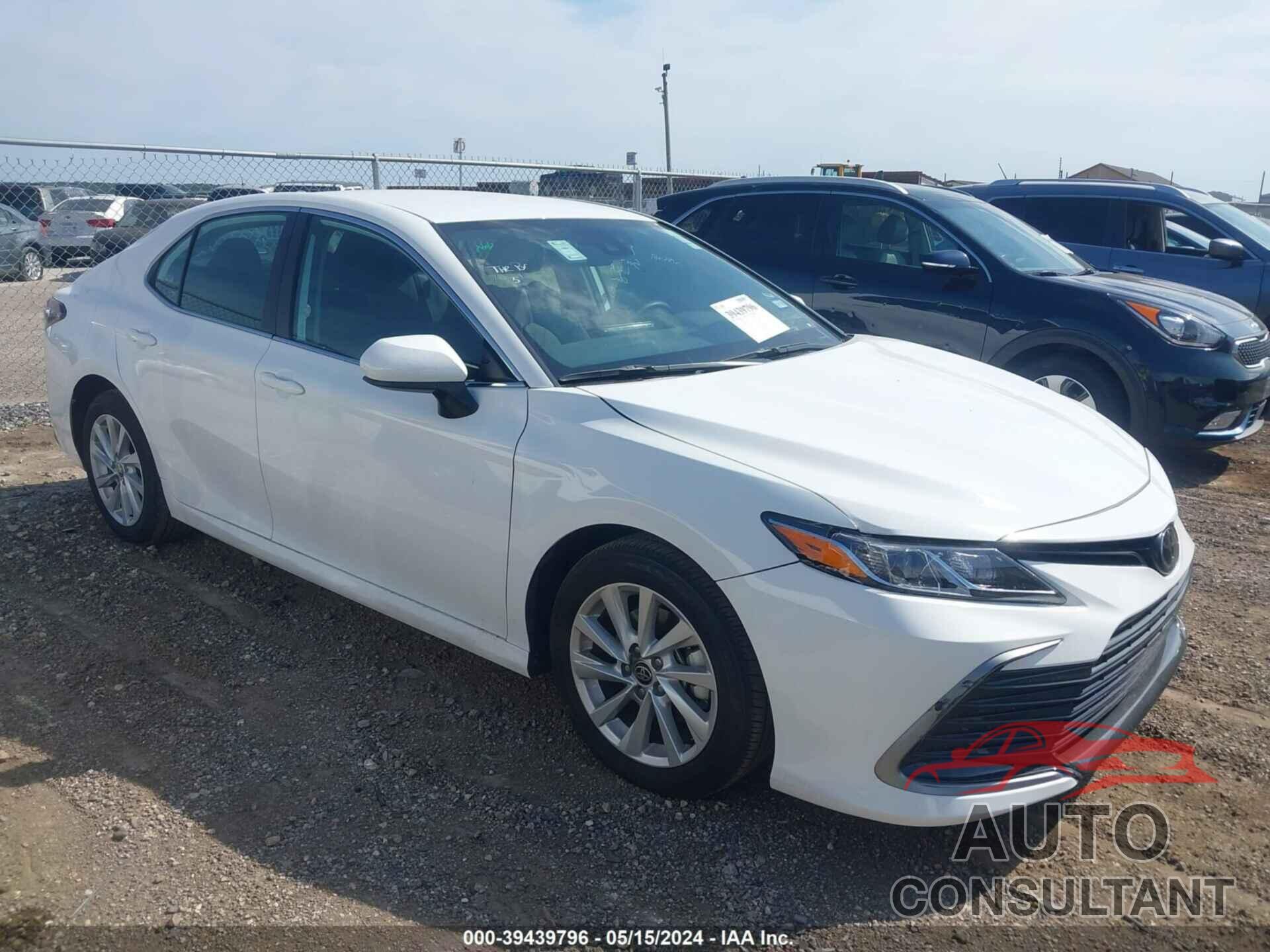 TOYOTA CAMRY 2024 - 4T1C11AK5RU901656
