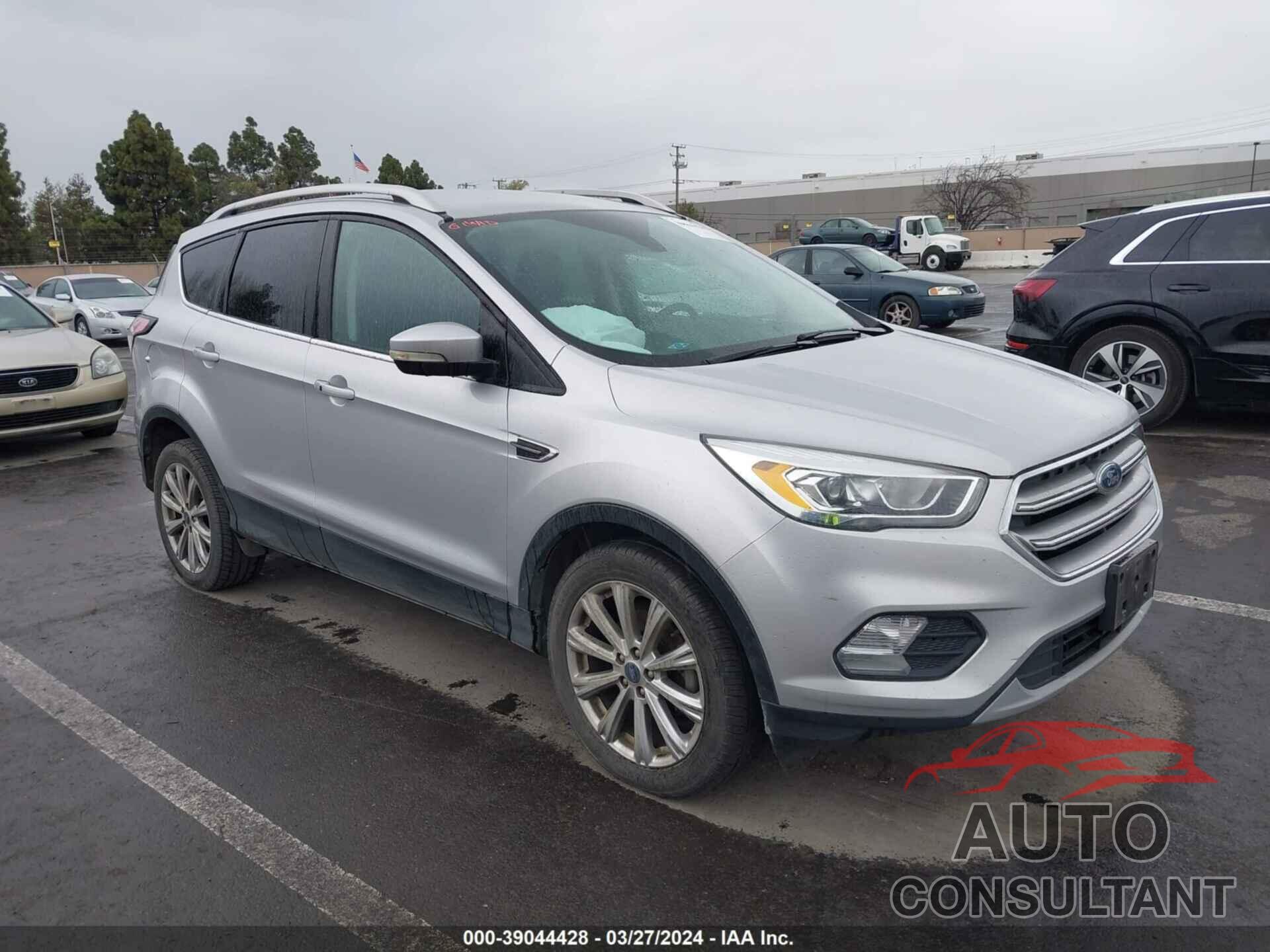 FORD ESCAPE 2017 - 1FMCU0JD6HUD95269