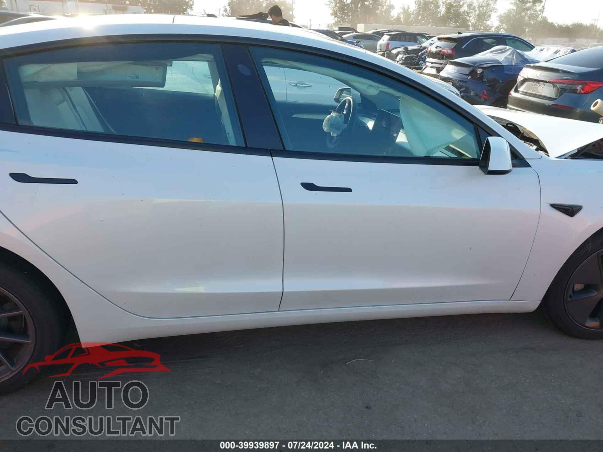 TESLA MODEL 3 2023 - 5YJ3E1EA8PF588490