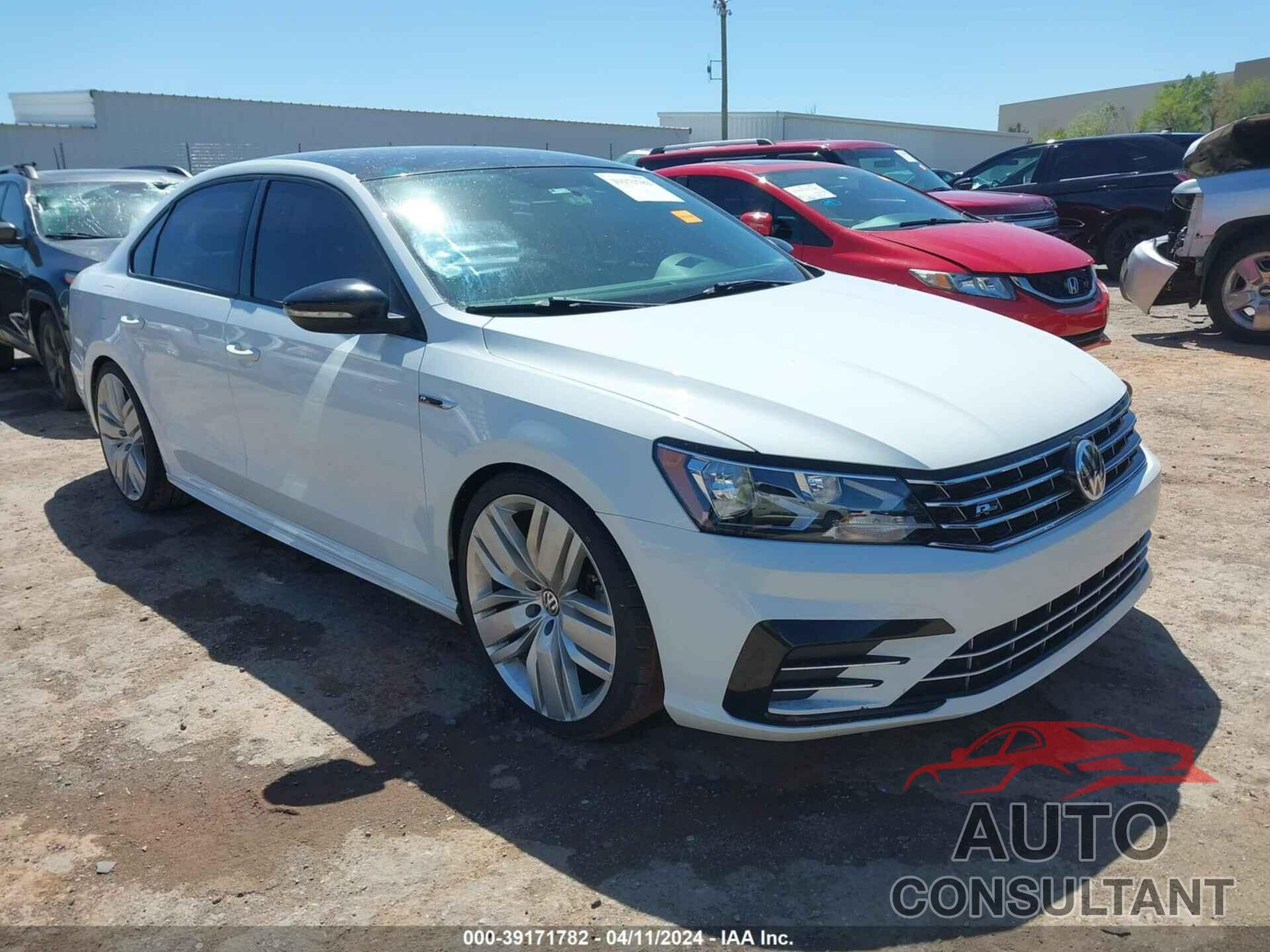 VOLKSWAGEN PASSAT 2018 - 1VWAA7A3XJC014360