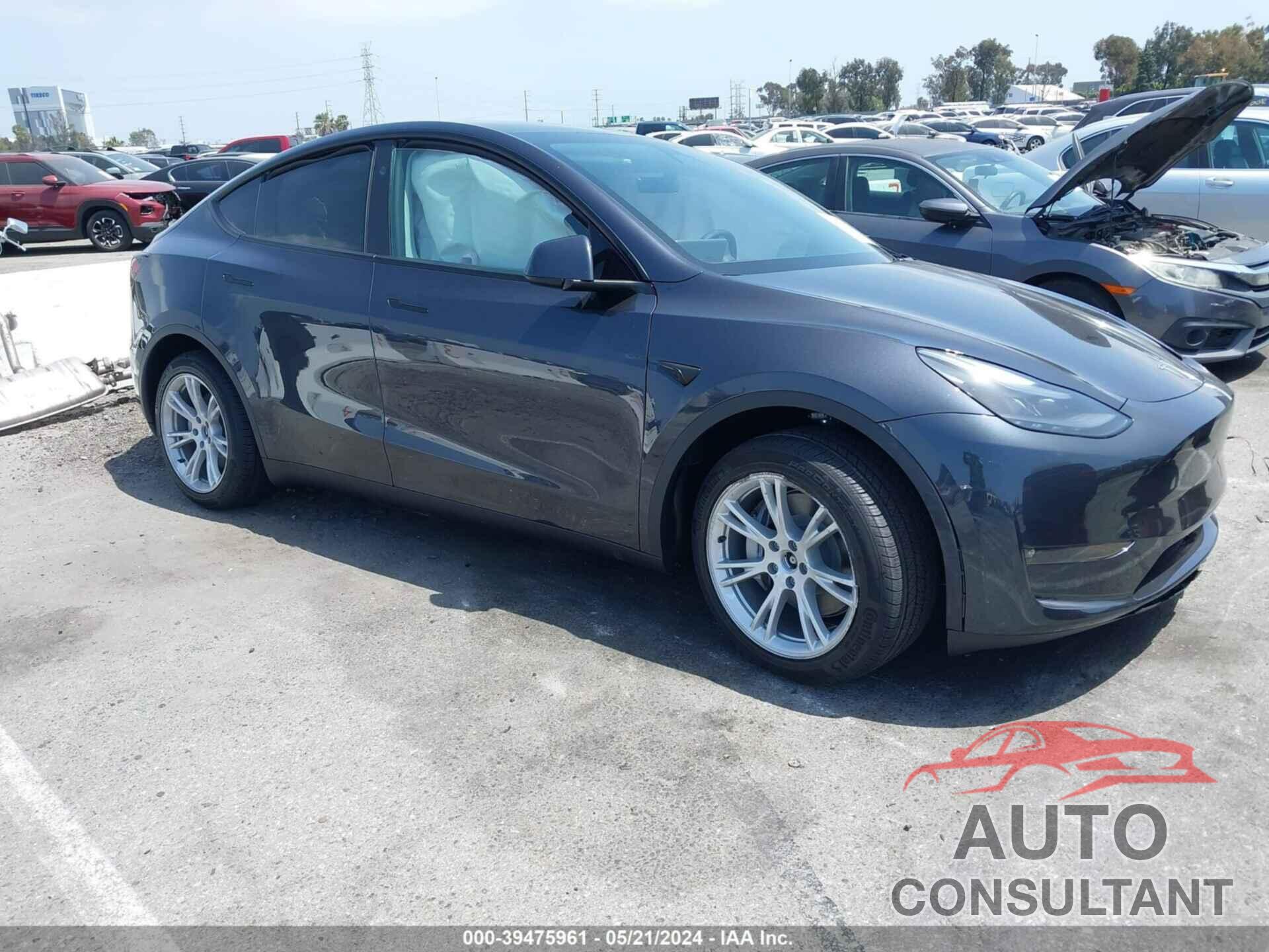 TESLA MODEL Y 2024 - 7SAYGDEE0RF080024