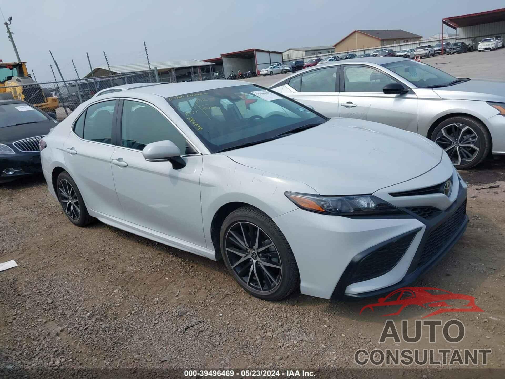 TOYOTA CAMRY 2022 - 4T1G11AK8NU050884