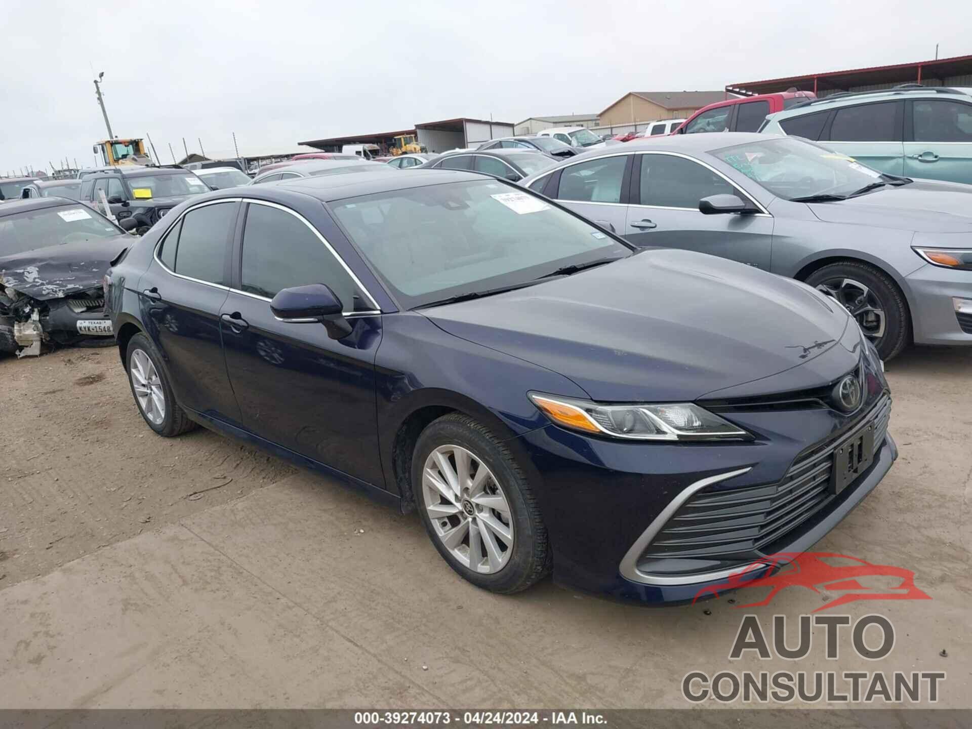 TOYOTA CAMRY 2022 - 4T1H11AK6NU046871