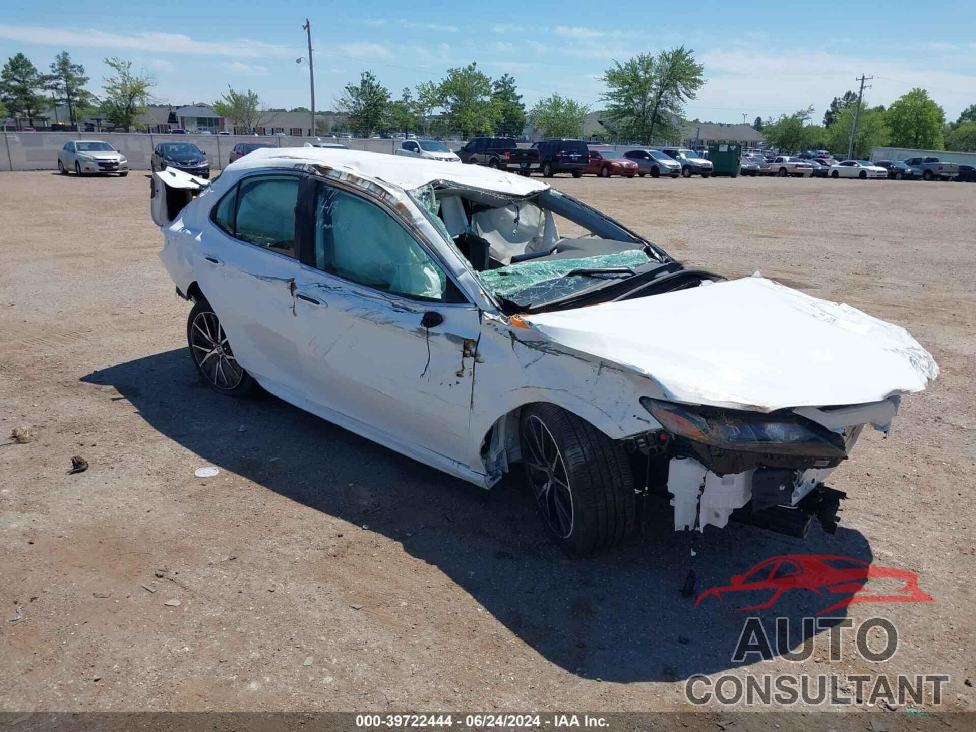 TOYOTA CAMRY 2024 - 4T1G11AK2RU911028