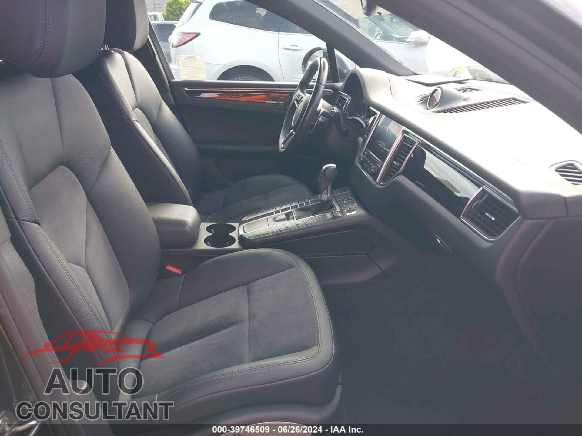 PORSCHE MACAN 2017 - WP1AA2A54HLB03275