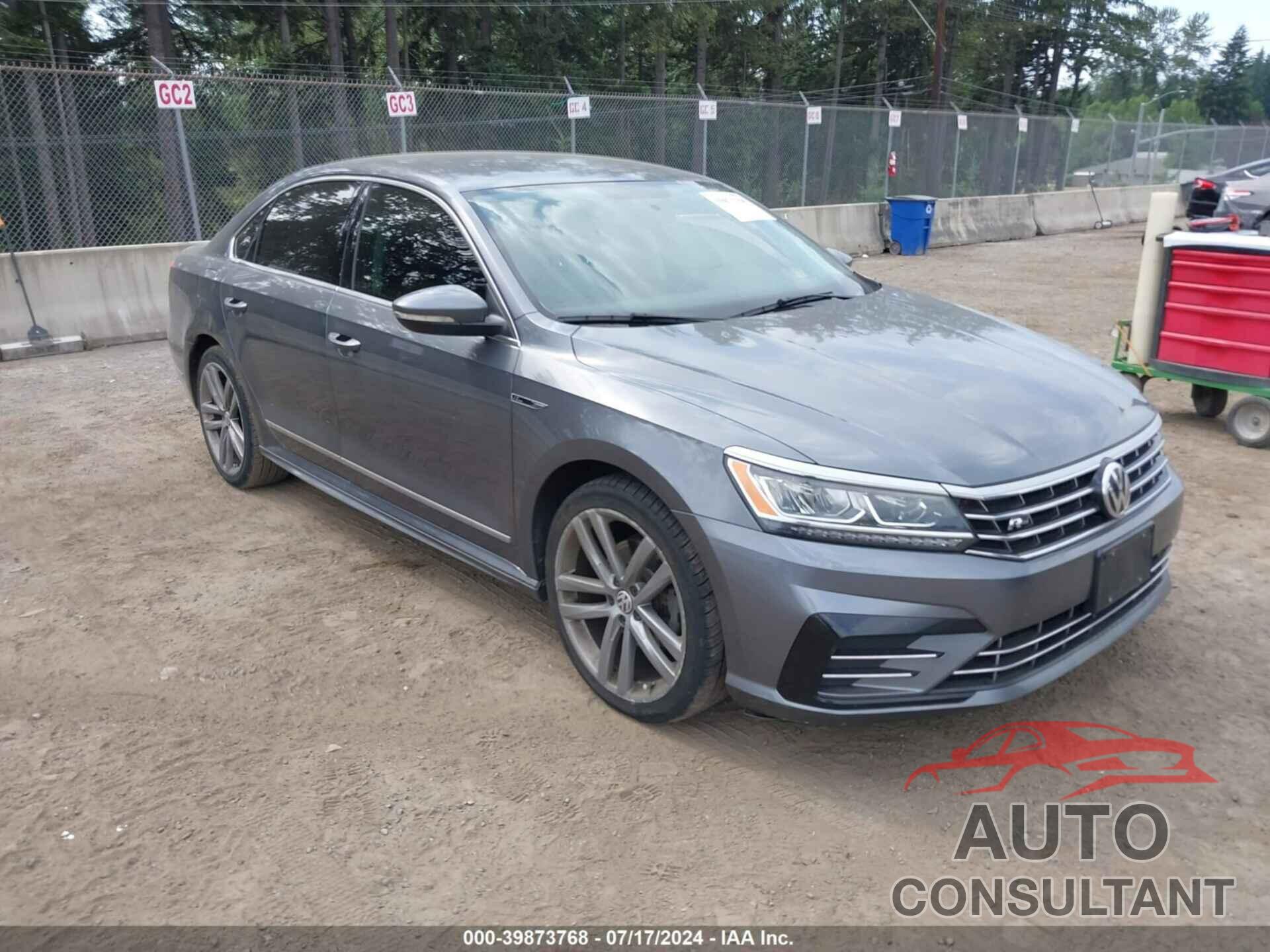 VOLKSWAGEN PASSAT 2017 - 1VWDT7A31HC028228