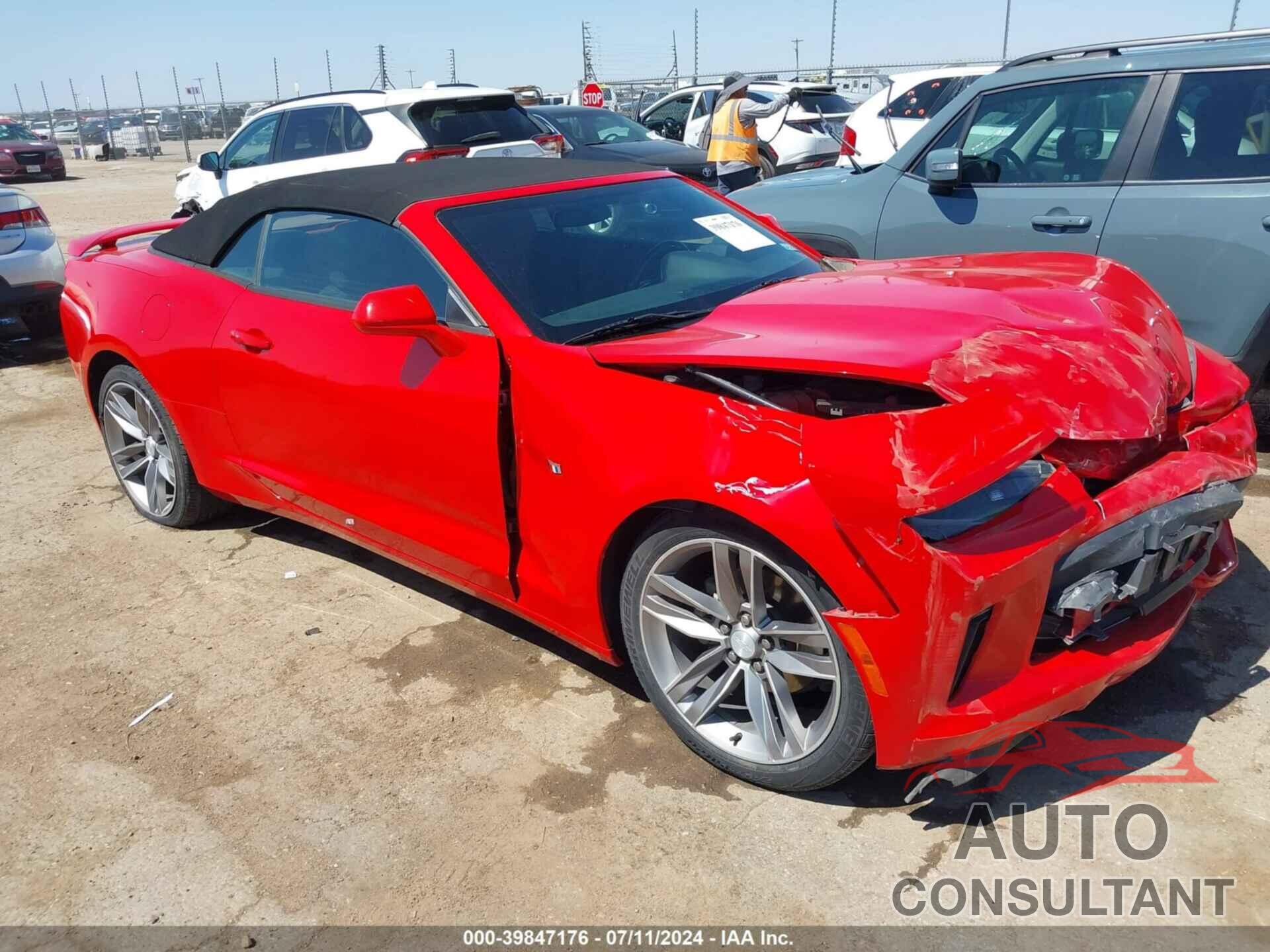 CHEVROLET CAMARO 2018 - 1G1FB3DS7J0112063