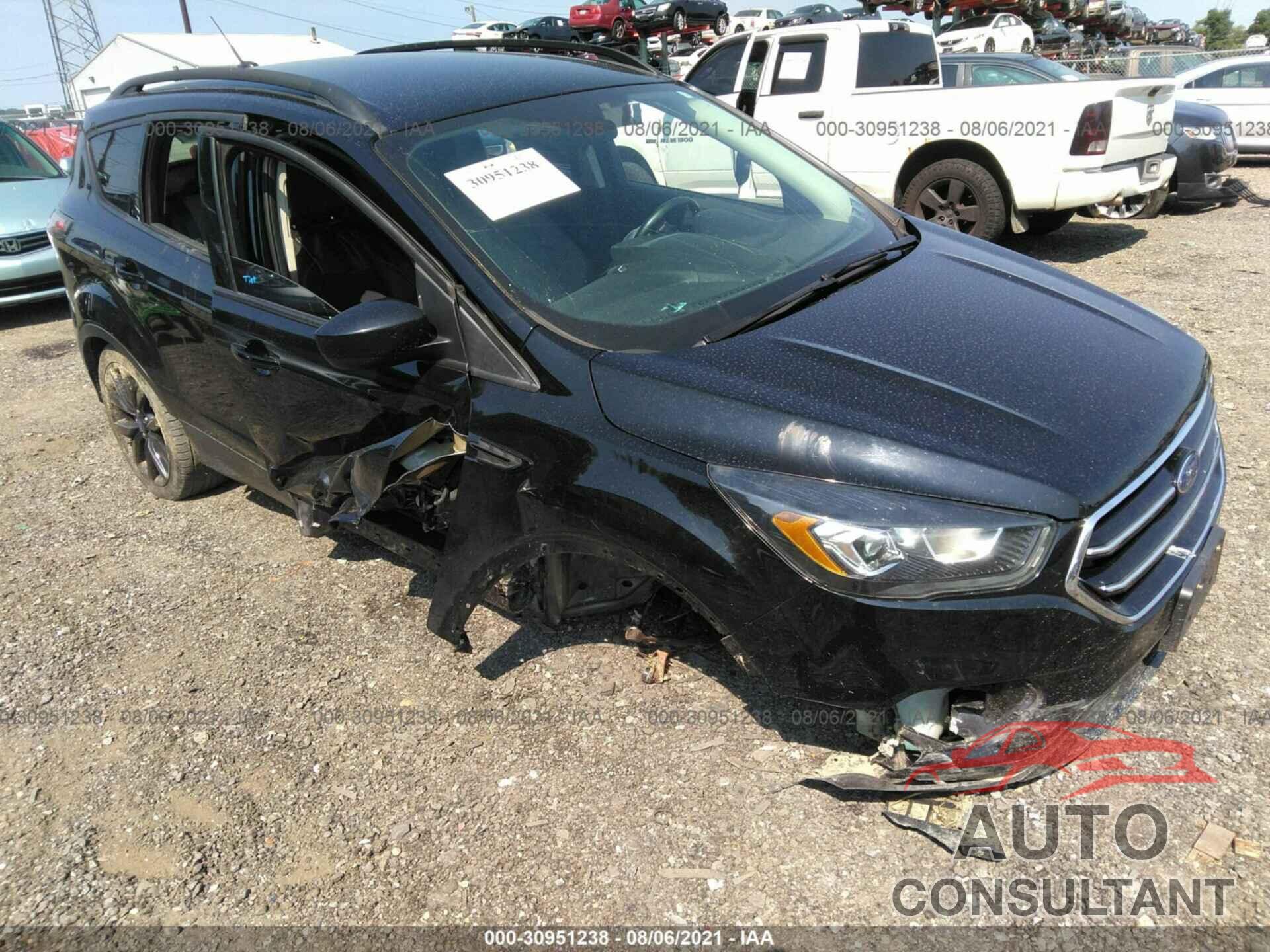 FORD ESCAPE 2017 - 1FMCU9G92HUA98376