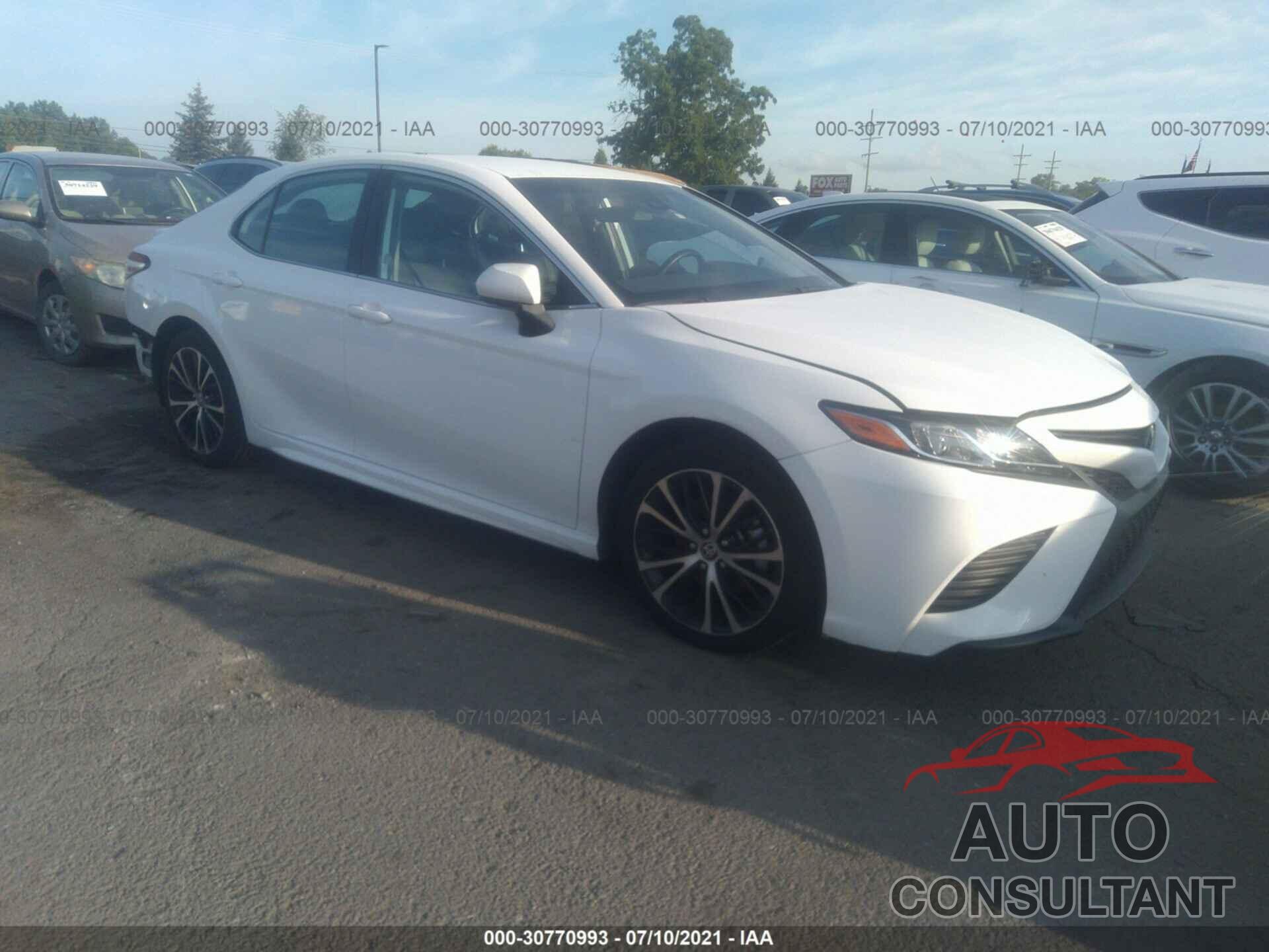 TOYOTA CAMRY 2020 - 4T1G11AK4LU356736