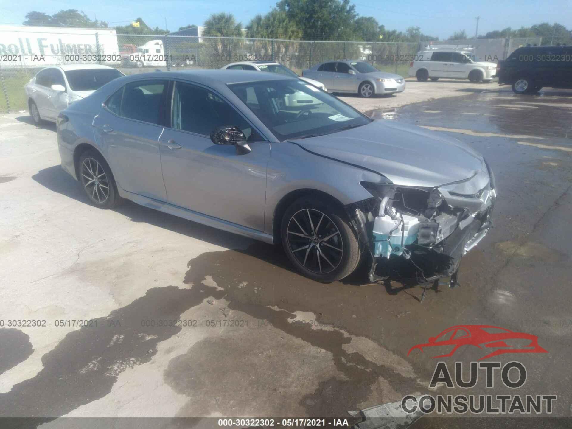 TOYOTA CAMRY 2021 - 4T1G11AK5MU553612