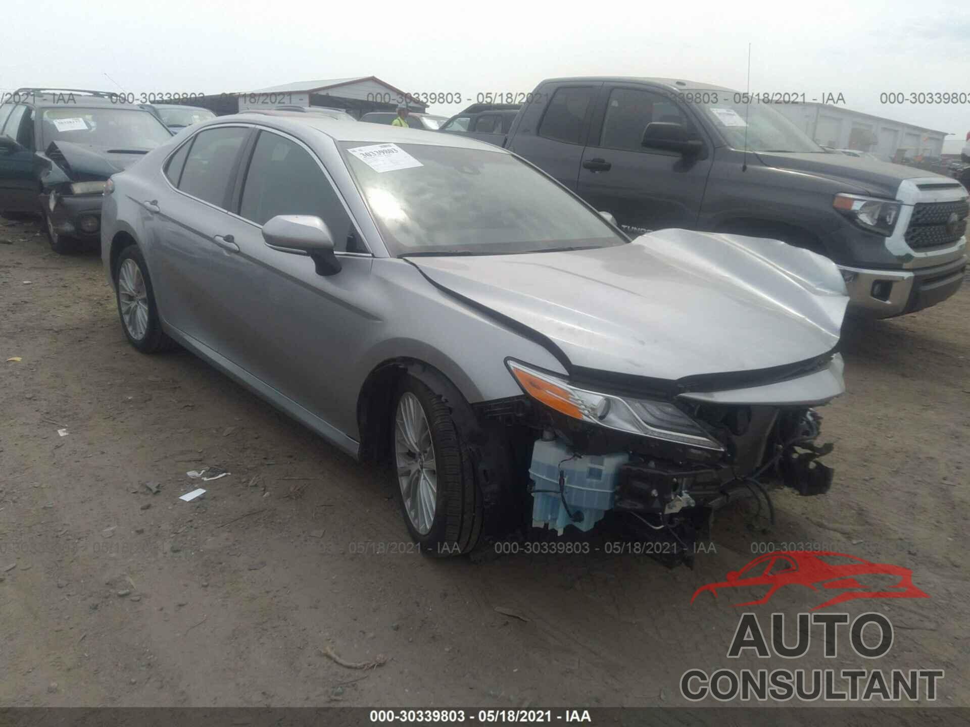 TOYOTA CAMRY 2018 - 4T1B11HK8JU097035