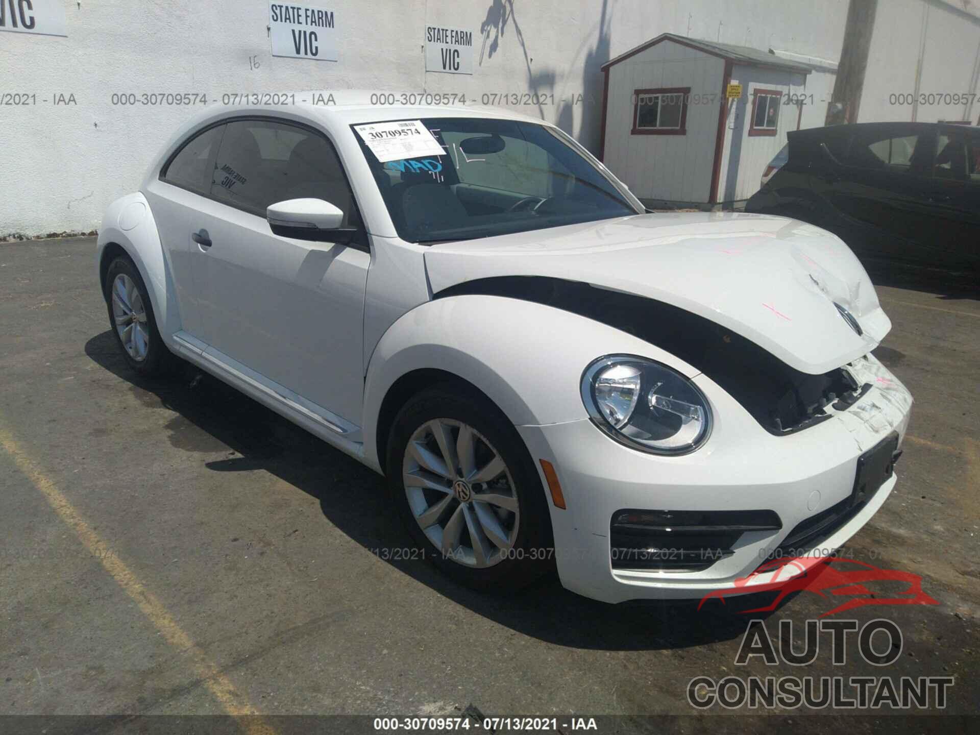 VOLKSWAGEN BEETLE 2017 - 3VWF17AT5HM630675