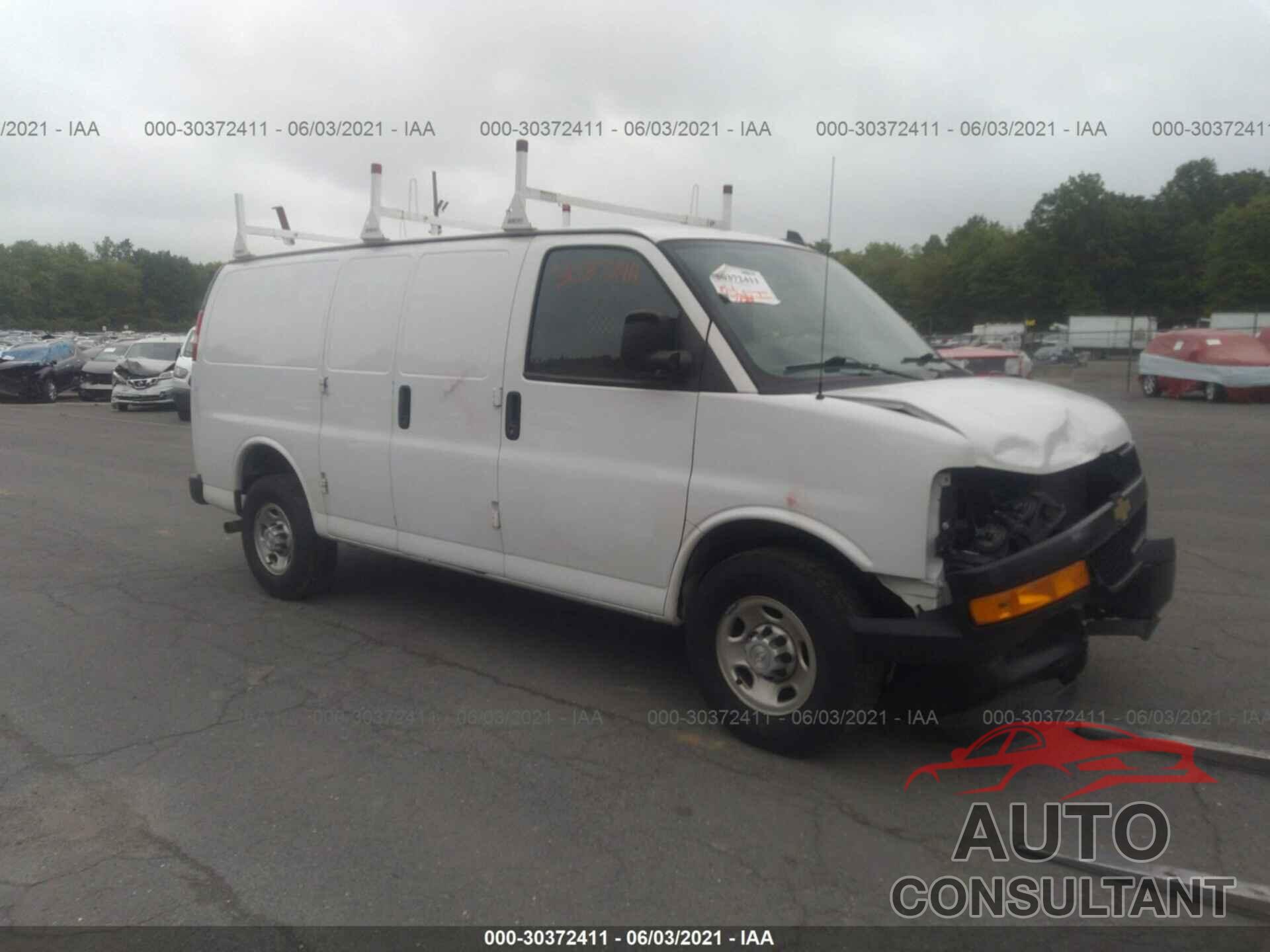 CHEVROLET EXPRESS CARGO VAN 2018 - 1GCWGAFP8J1196474