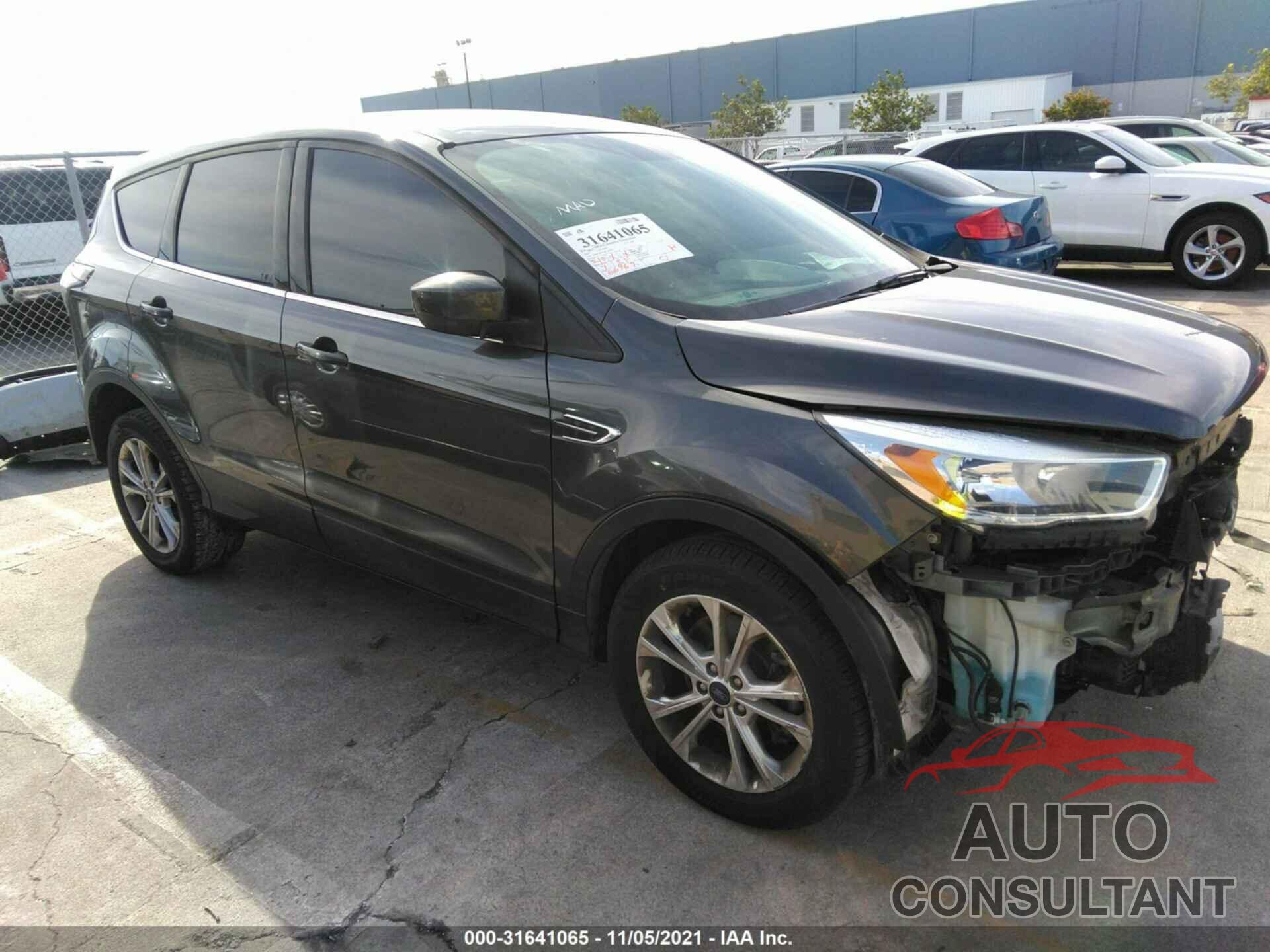 FORD ESCAPE 2017 - 1FMCU9G97HUA04394