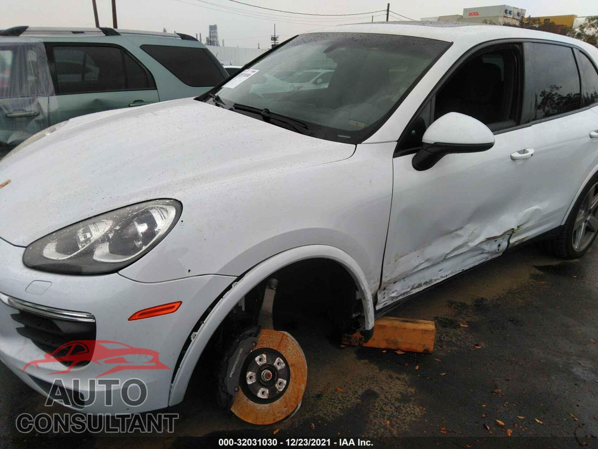 PORSCHE CAYENNE 2018 - WP1AA2A27JKA04466