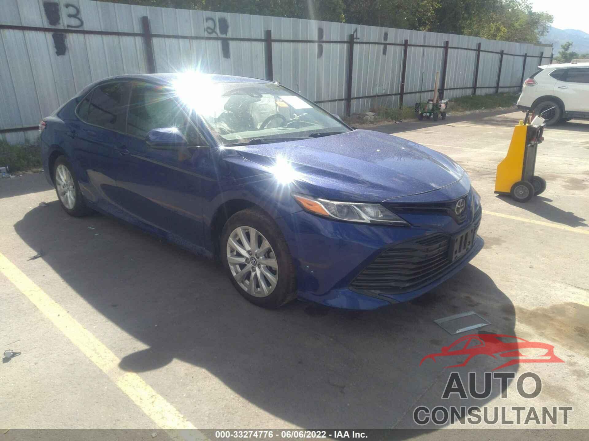 TOYOTA CAMRY 2018 - 4T1B11HK3JU509605