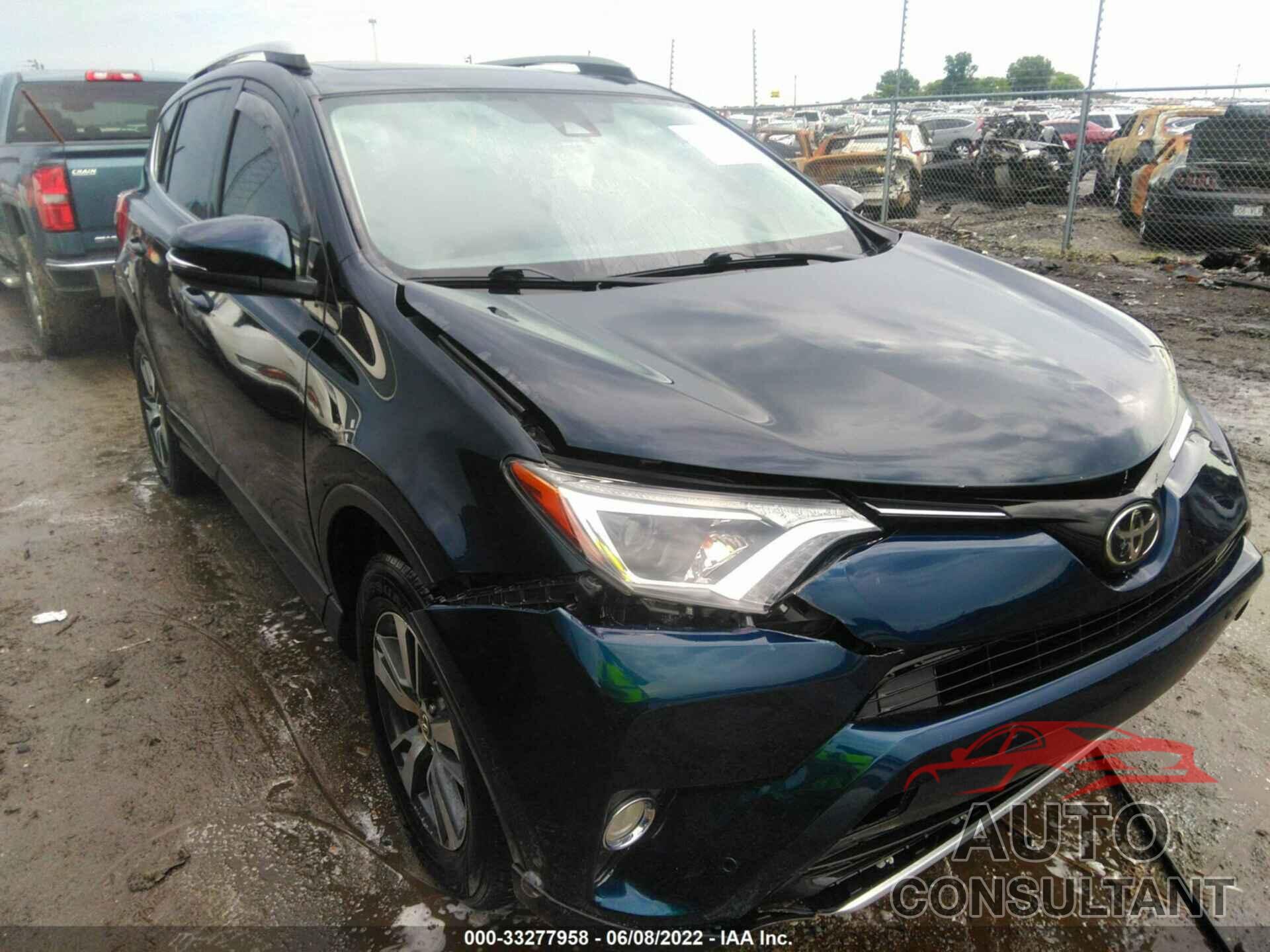 TOYOTA RAV4 2017 - JTMWFREV6HD094522