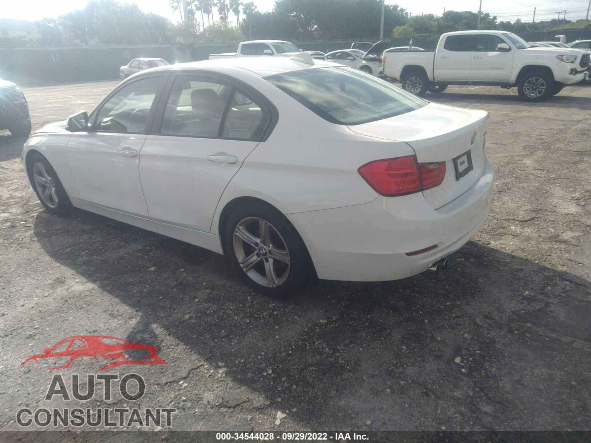 BMW 3 SERIES 2014 - WBA3A5G5XENP32197