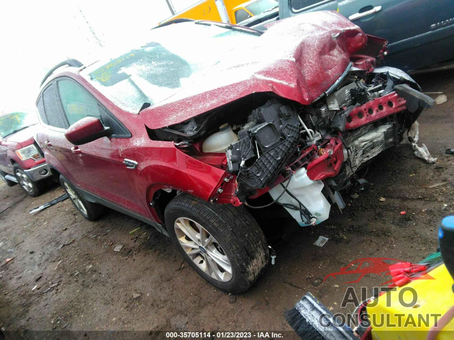 FORD ESCAPE 2017 - 1FMCU9GD3HUC24085