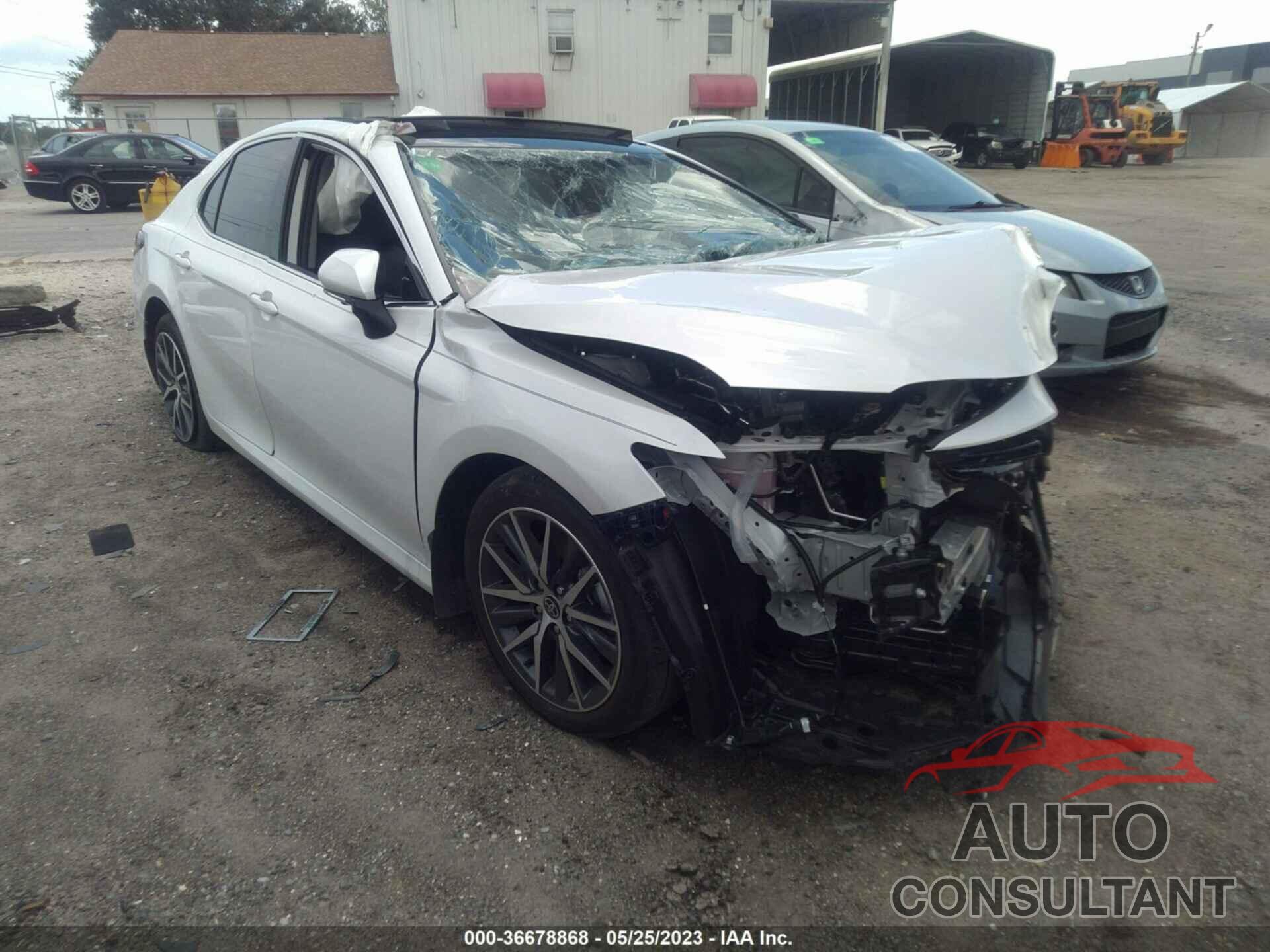 TOYOTA CAMRY 2023 - 4T1F11BK6PU089180