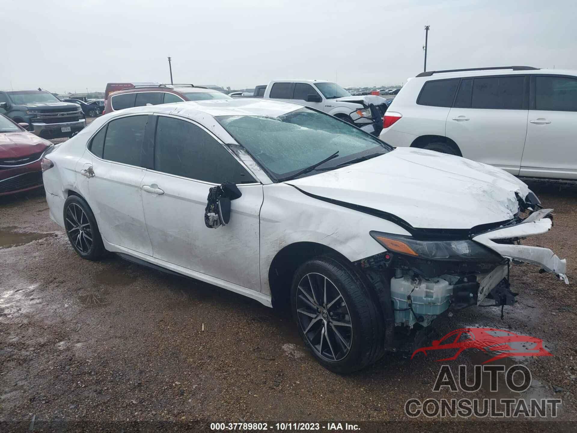 TOYOTA CAMRY 2022 - 4T1G11AK5NU657681