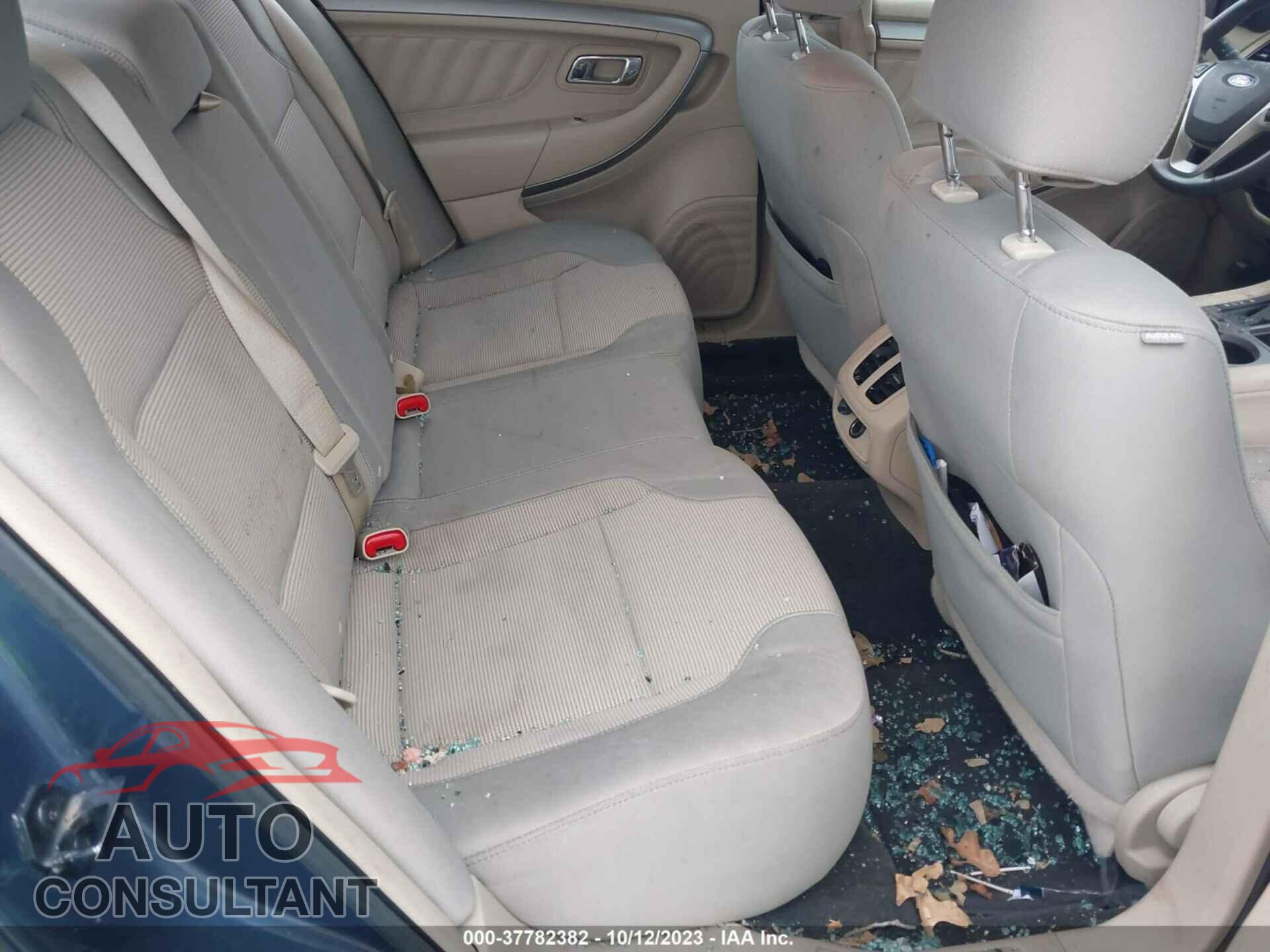 FORD TAURUS 2018 - 1FAHP2E84JG120410