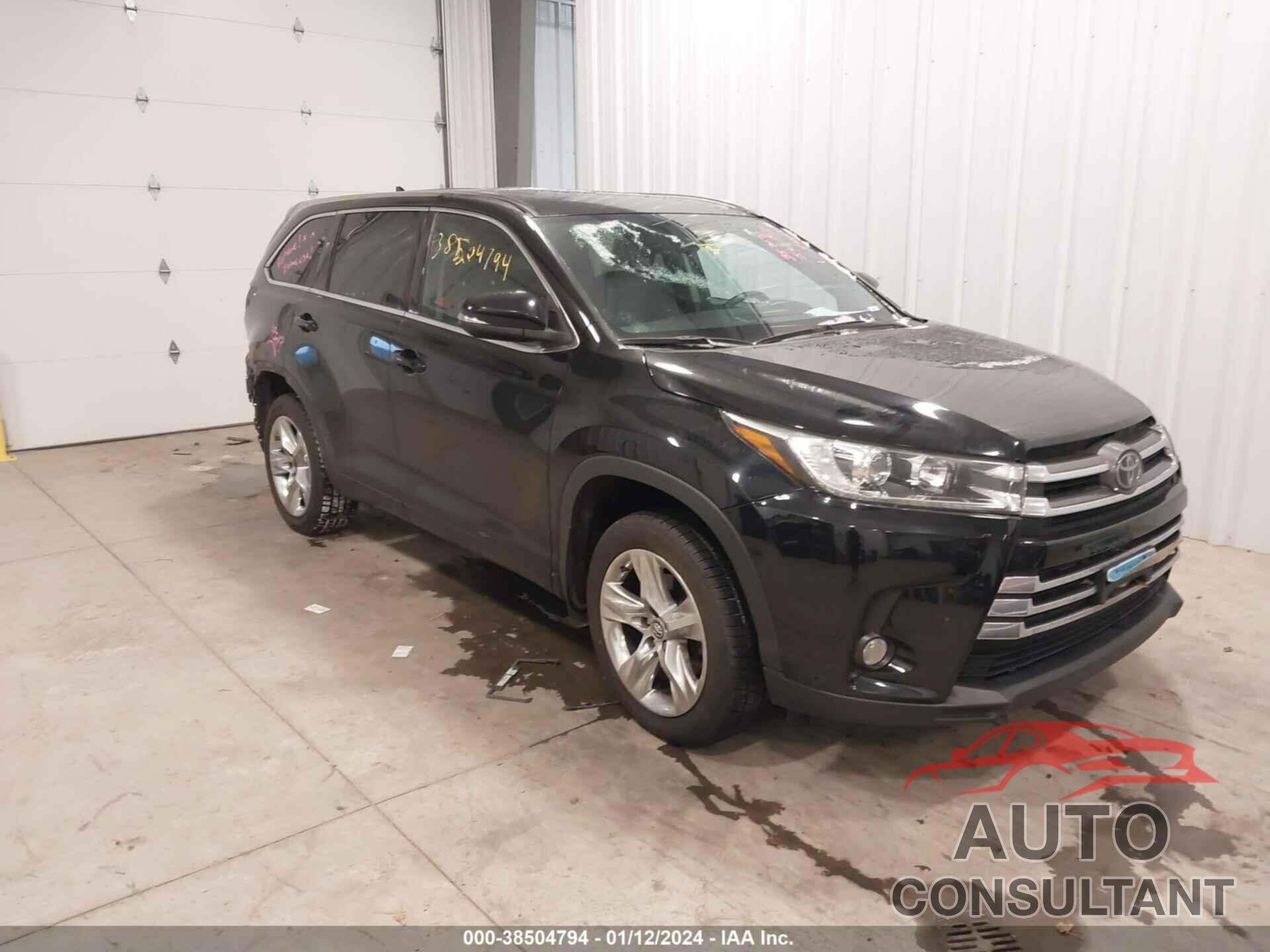 TOYOTA HIGHLANDER 2018 - 5TDDZRFH0JS864831