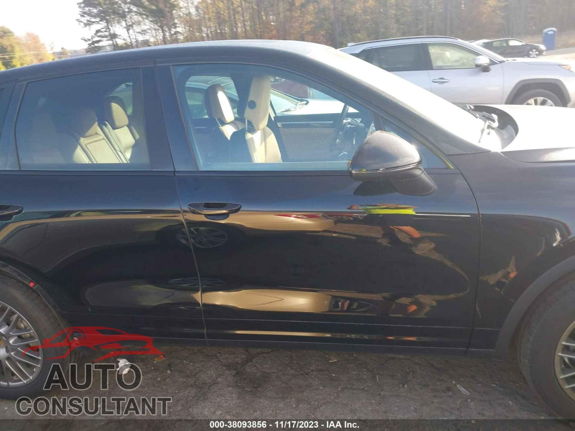 PORSCHE CAYENNE 2017 - WP1AB2A26HLA50145